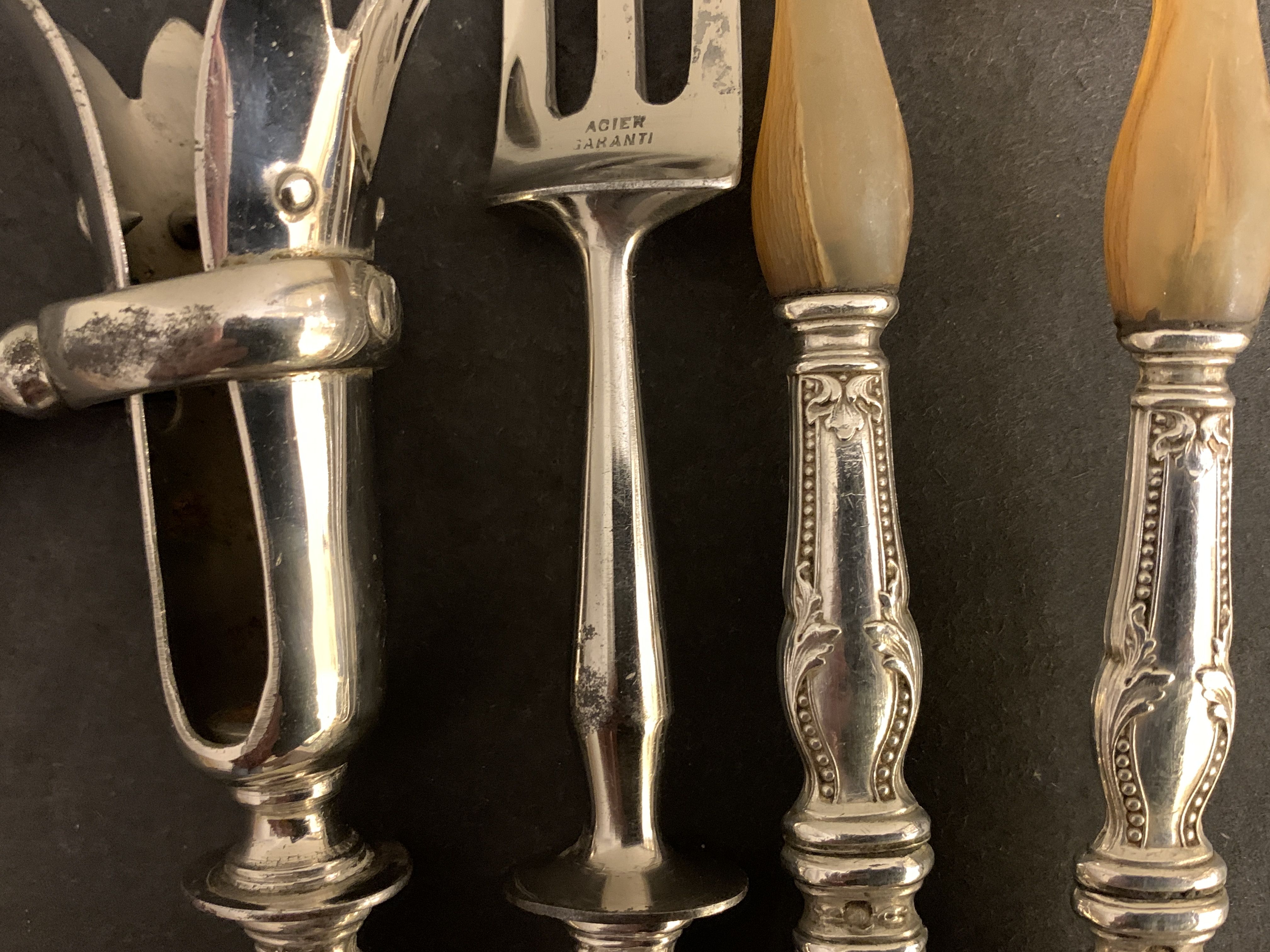 4 couverts de service en argent pour gigot et salade, XIXème