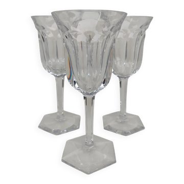 3 verres en cristal de Baccarat, modèle malmaison. 17,5 cm.
