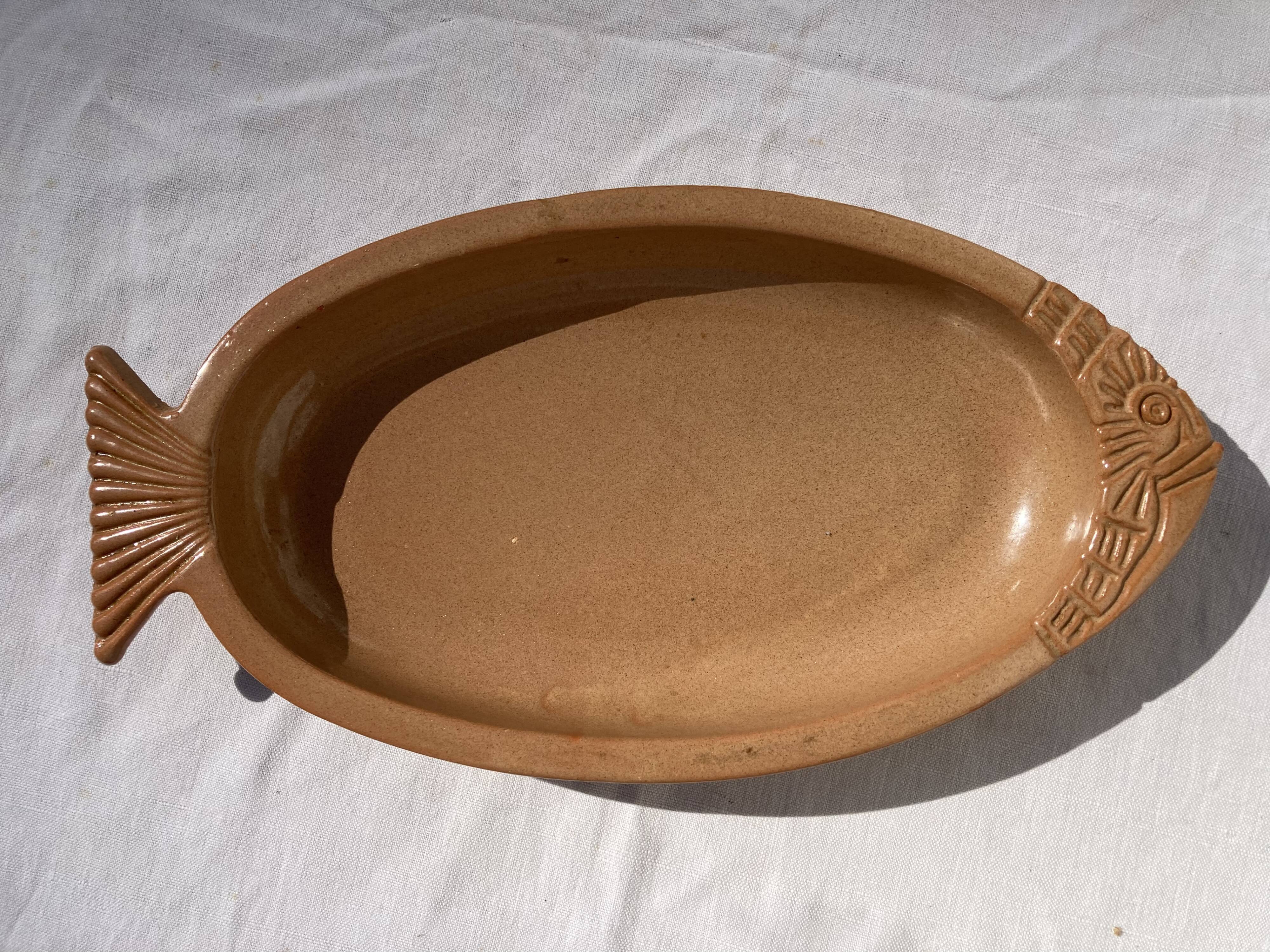 Oval brown ceramic fish dish