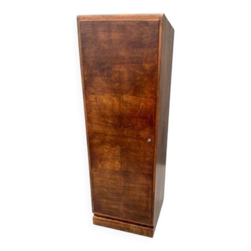 Armoire Art Déco restaurée avec étagères, placage de noyer, Tchécoslovaquie, années 1930.