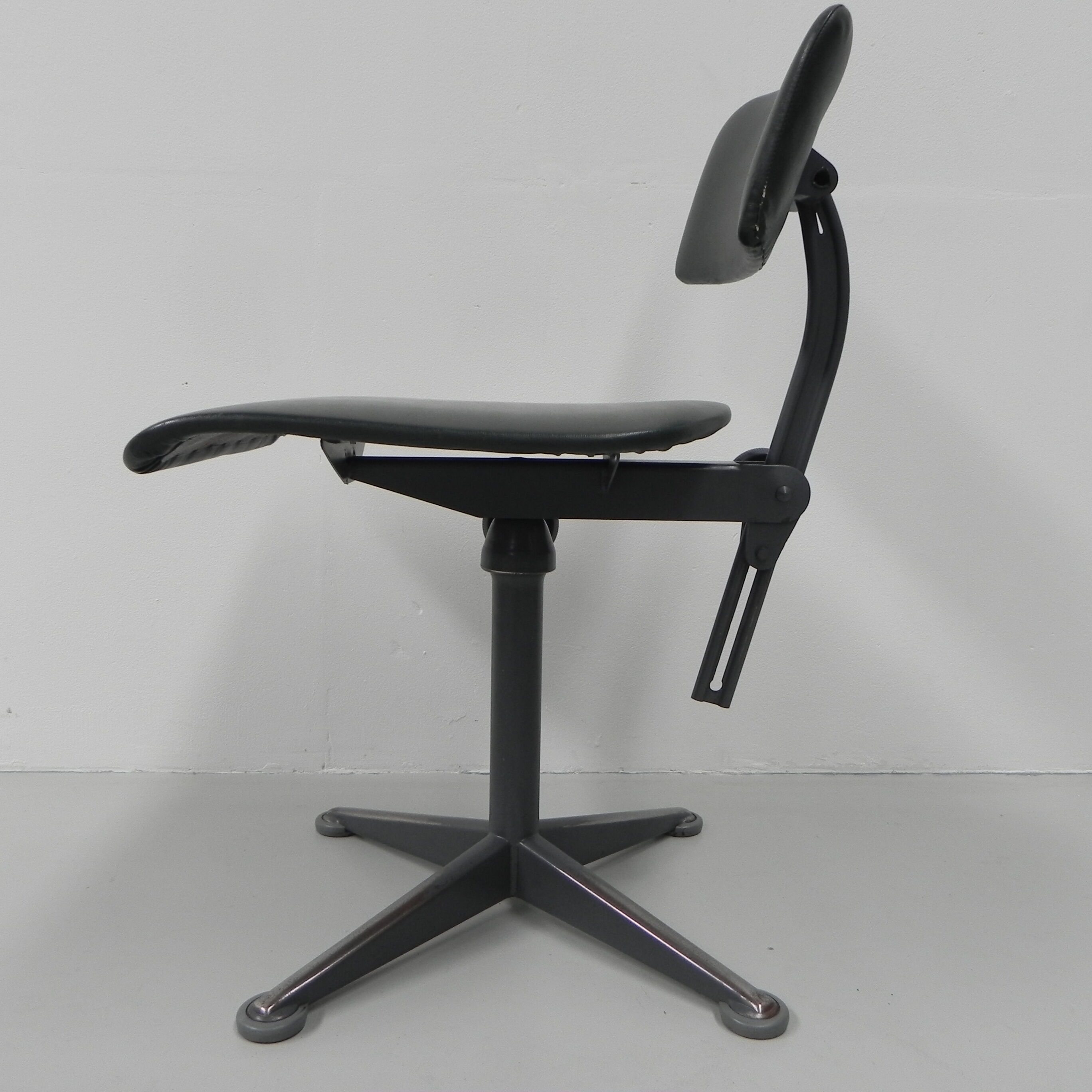 Studio chair, architect's chair Ahrend de Cirkel