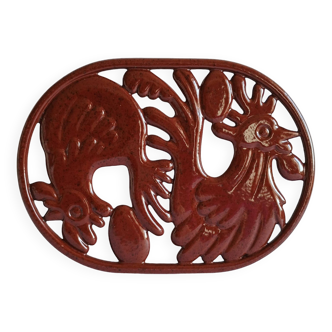 Vintage cast iron speckled brown roosters trivet