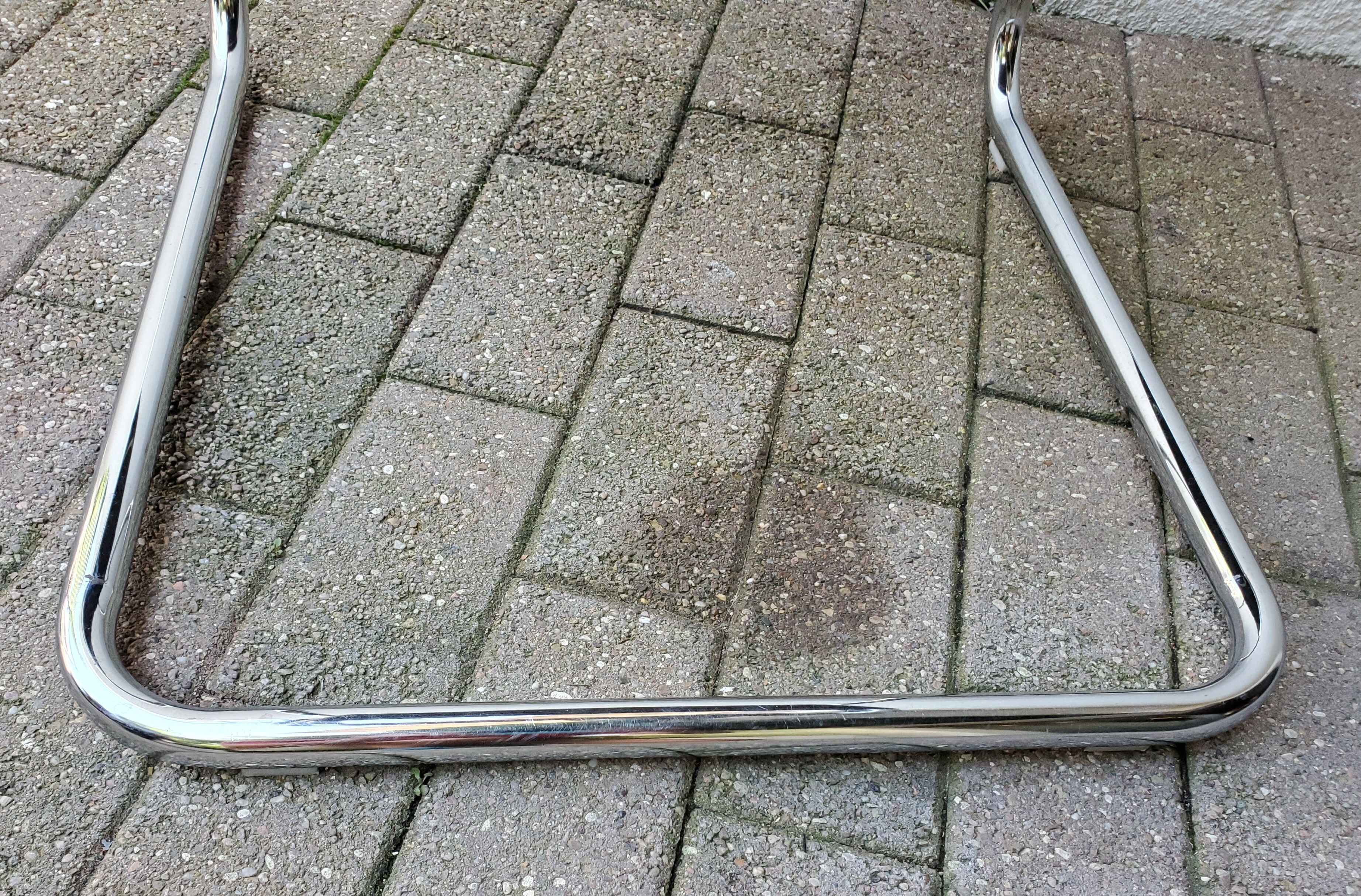 Leather and chrome armchair 70