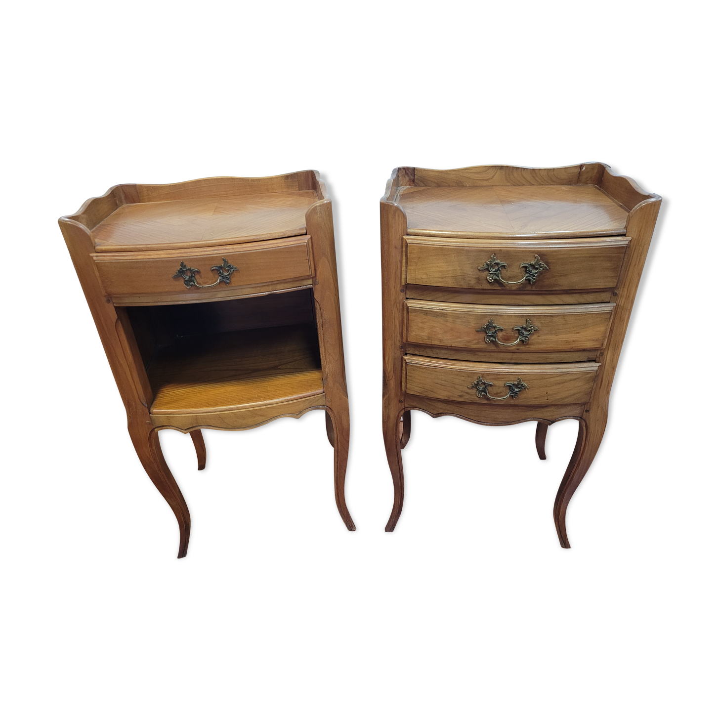 Paire tables de chevet en merisier