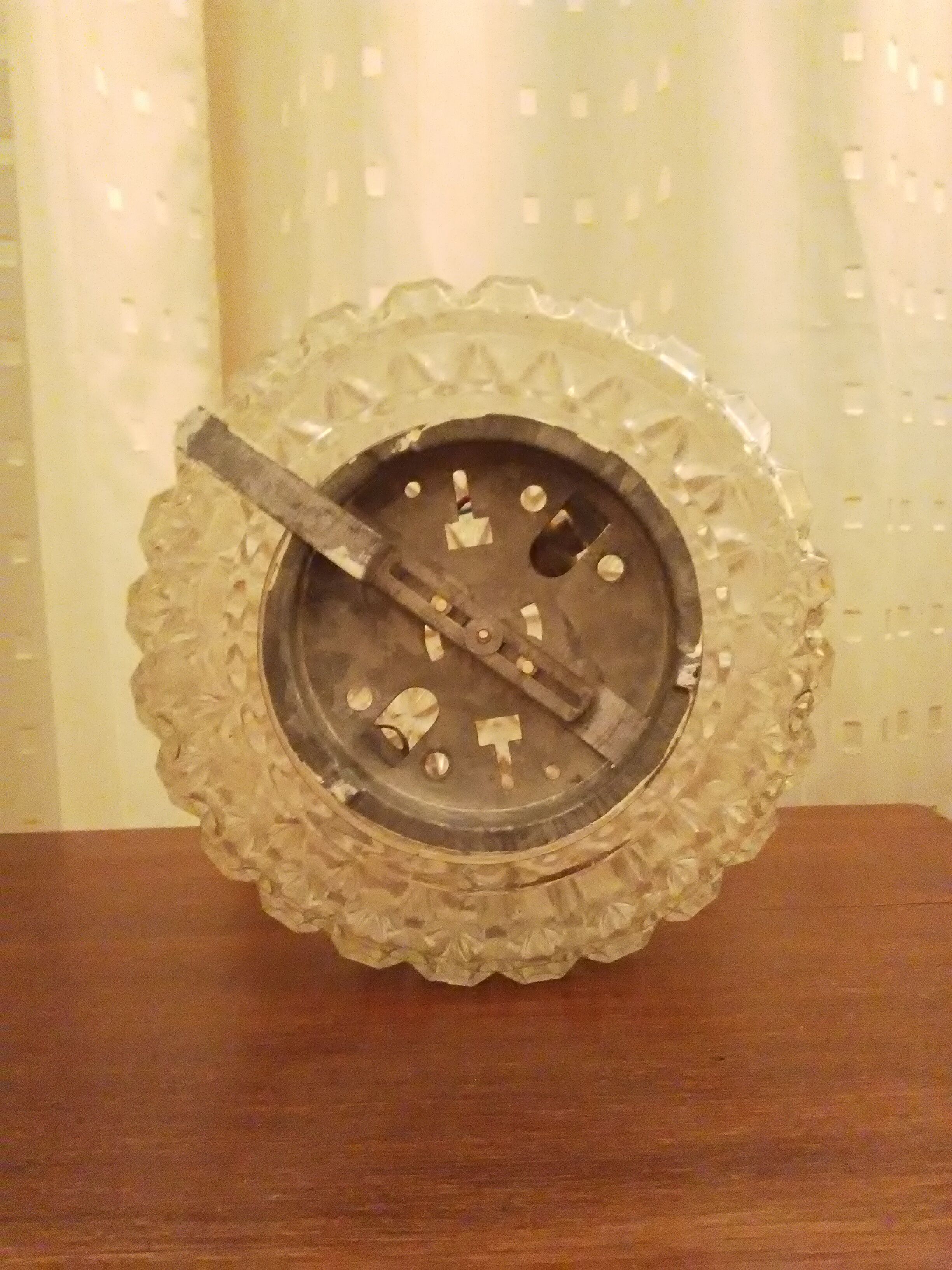 Round ceiling in cast glass