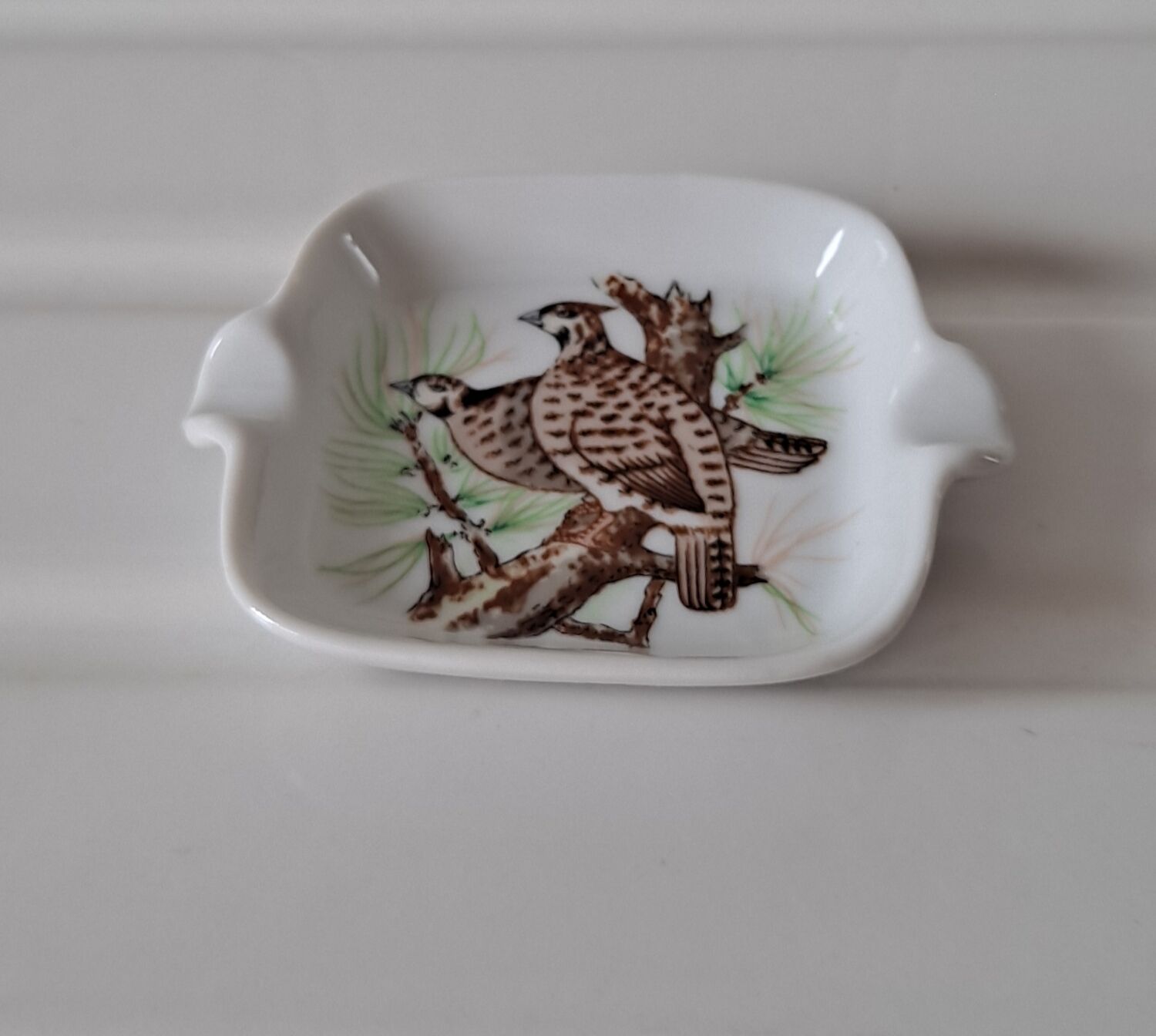 Porcelain ashtray cup with birds