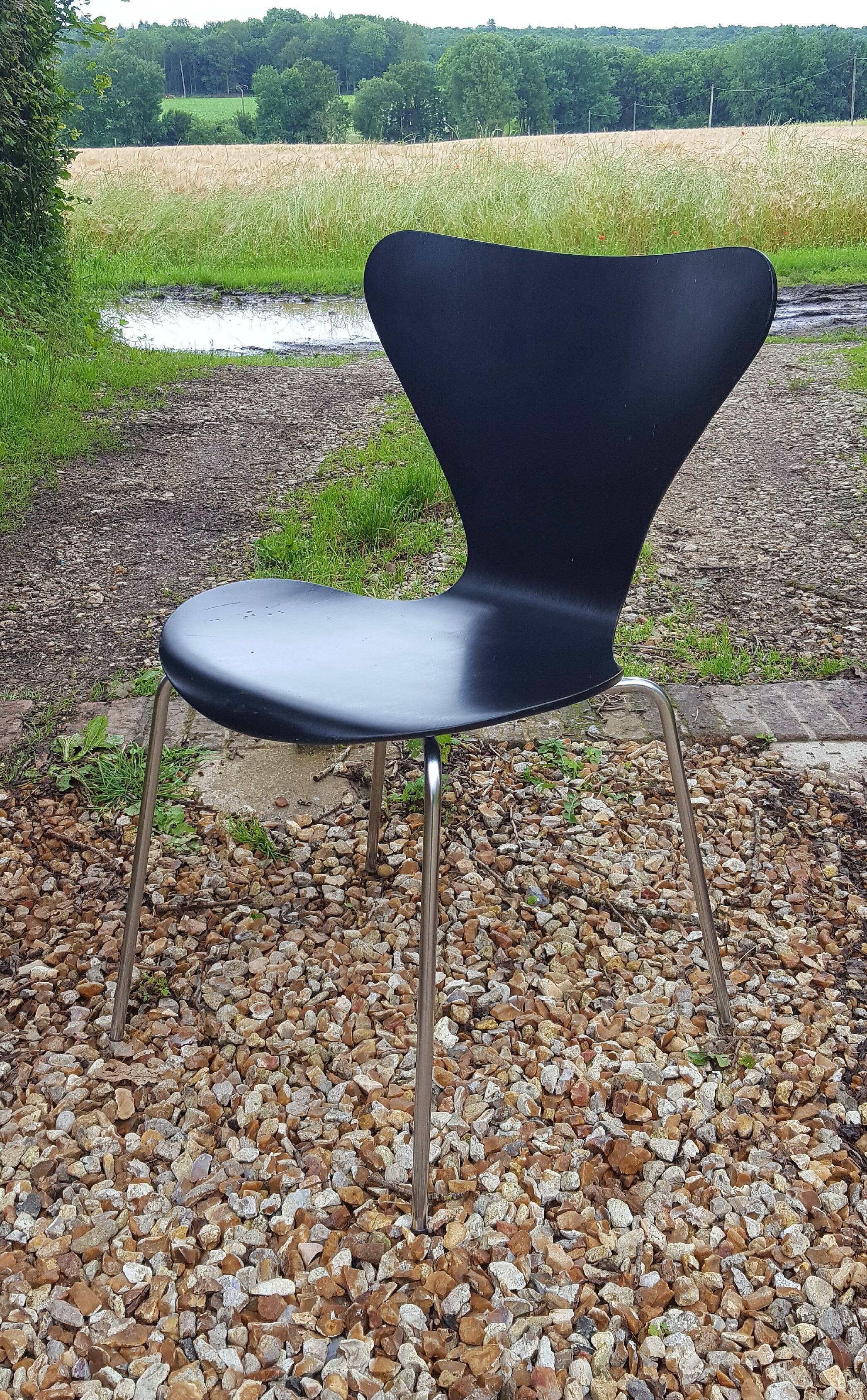 Jacobsen chair series 7 old edition