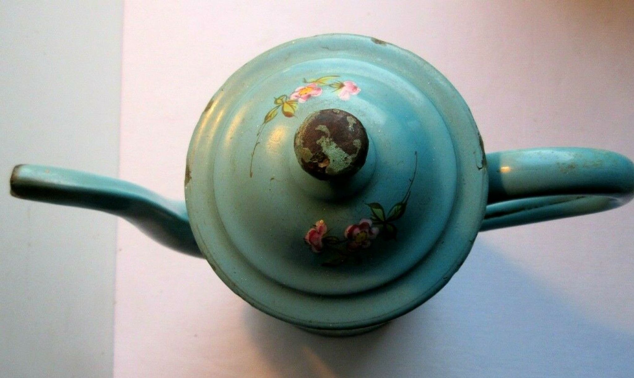 Art Deco coffee maker enamelled sheet metal in relief: Tulips and forget-me-nots on a green background