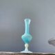Vase romantique en opaline bleu