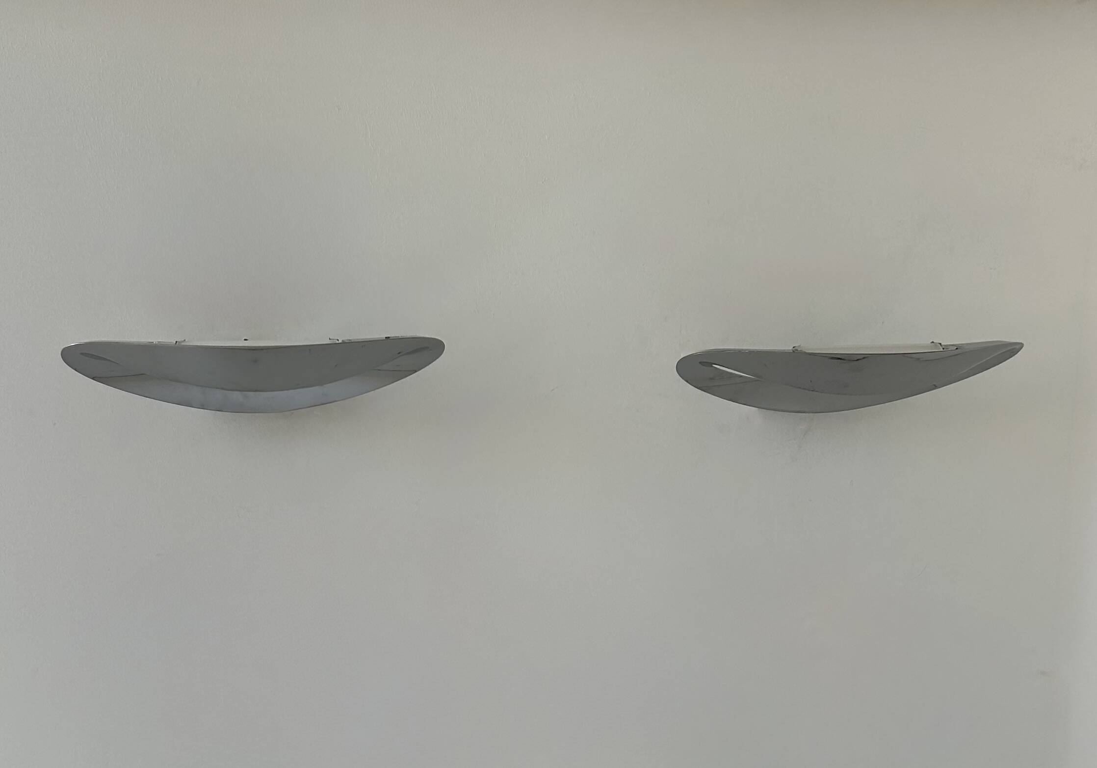 Pair of Mesmeri wall lights for Flos, Italy, 1980