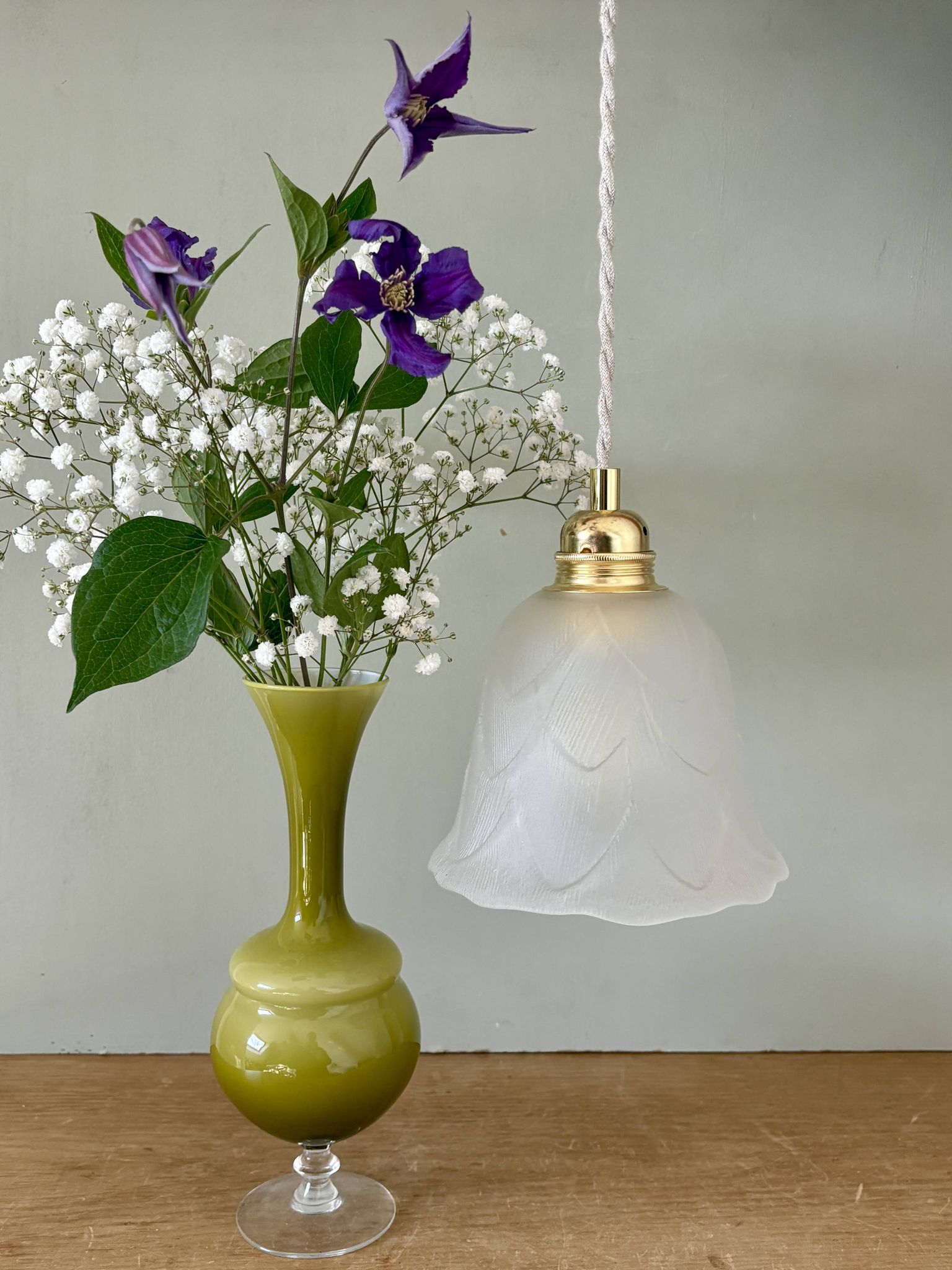 Suspension tulipe vintage en verre dépoli