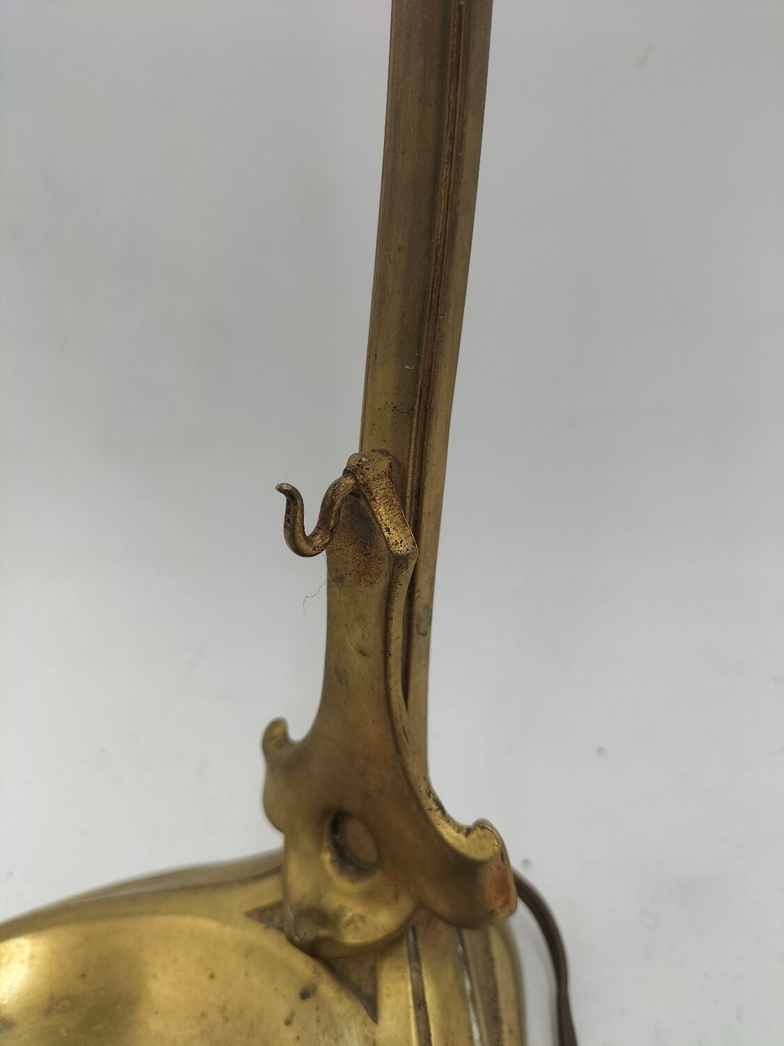 Art Nouveau bedside lamp
