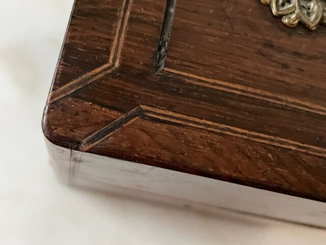 Boite à bijoux en bois de palissandre XIXème siècle