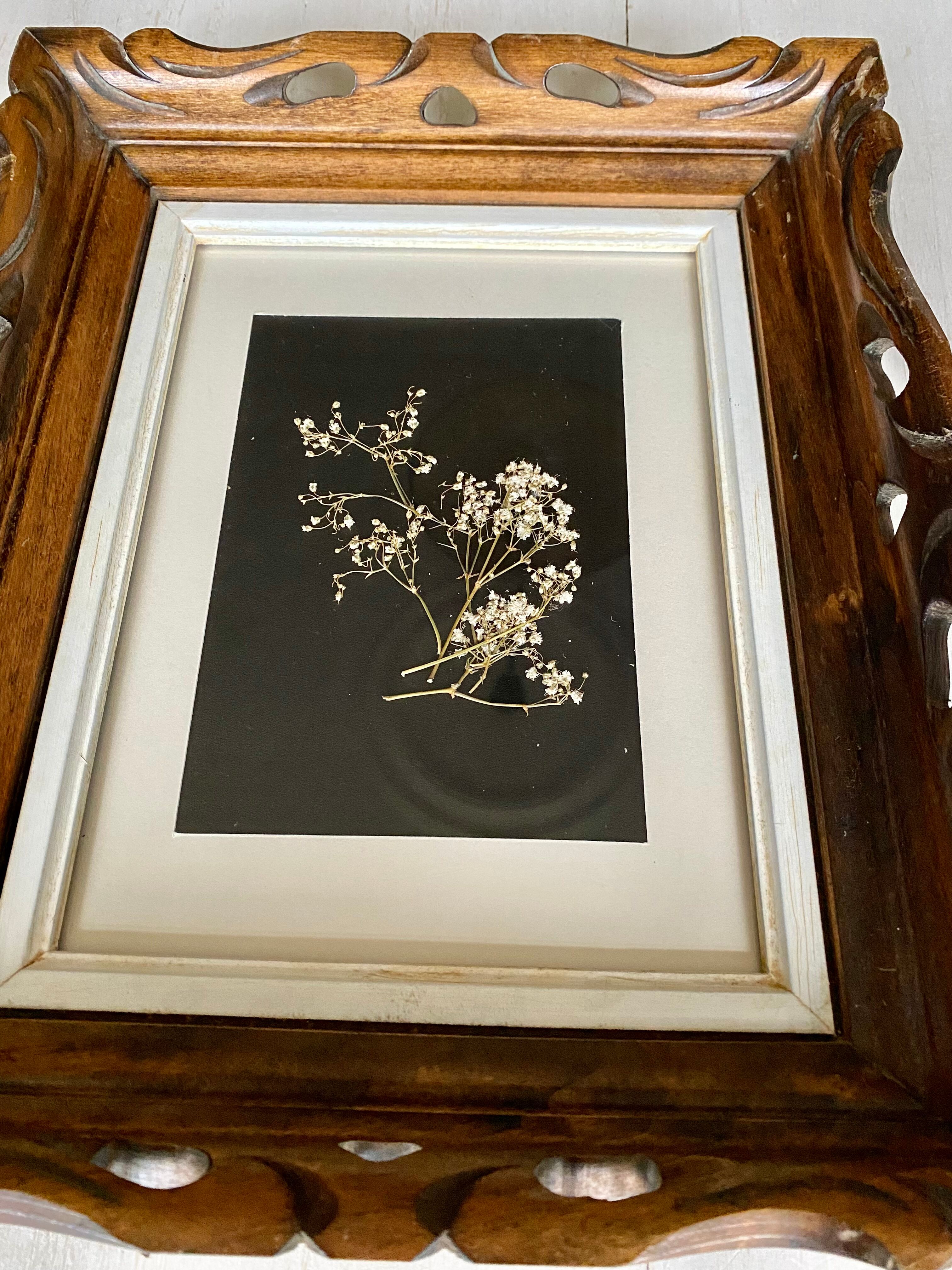 Set of two moulded wooden frames