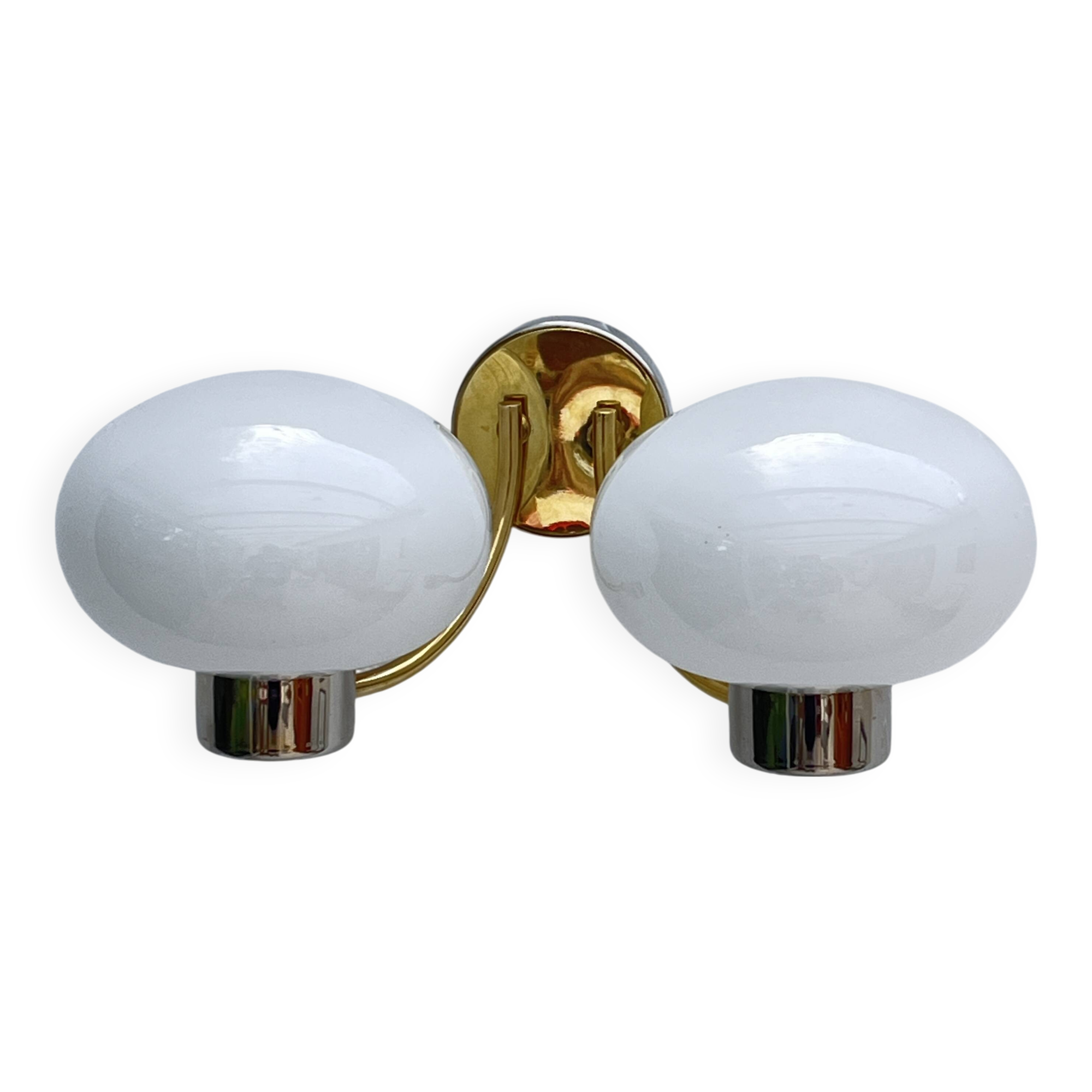 Double opaline brass wall light
