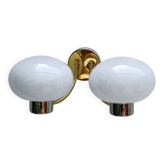Double opaline brass wall light