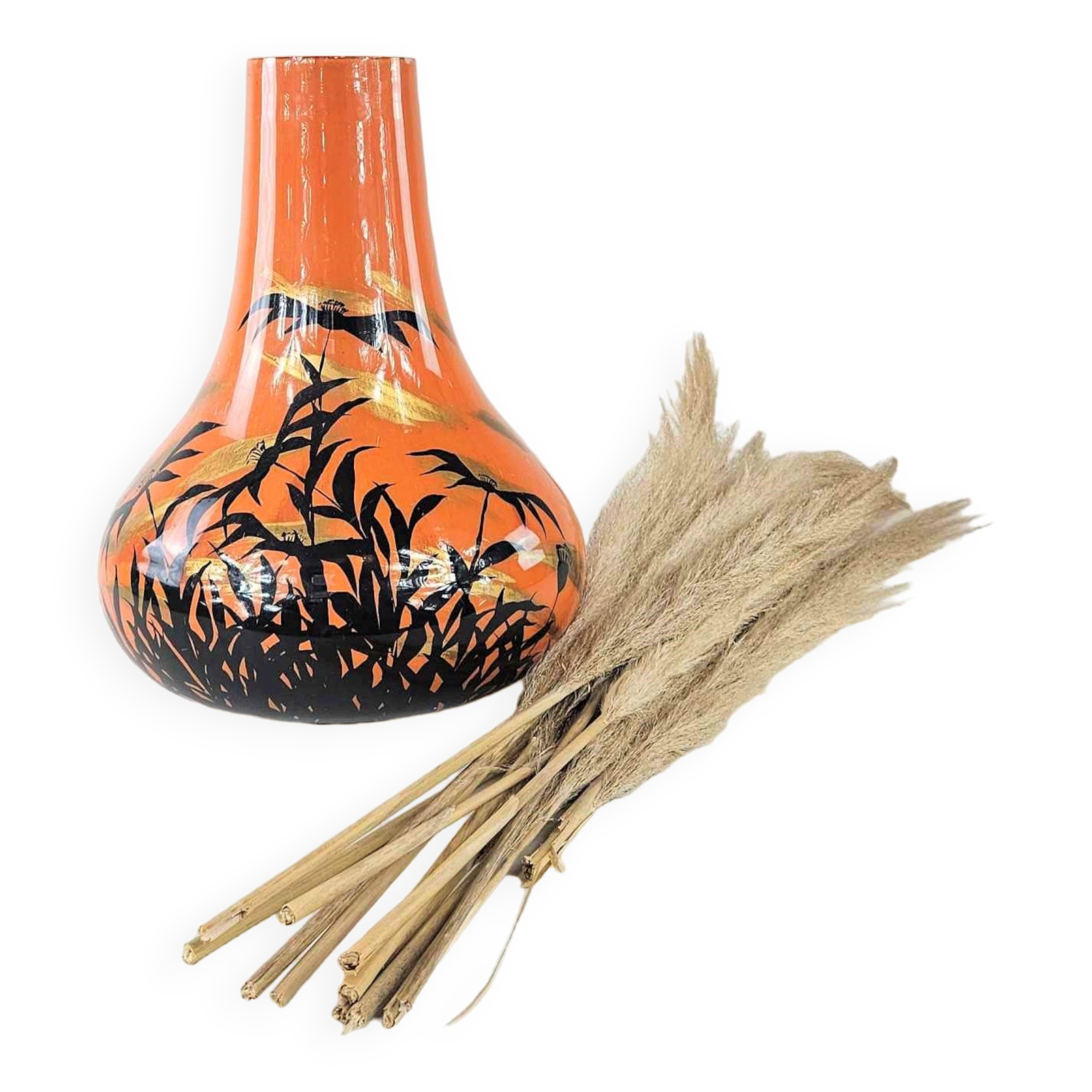 Lacquered vase with Japanese floral motifs, circa 1970