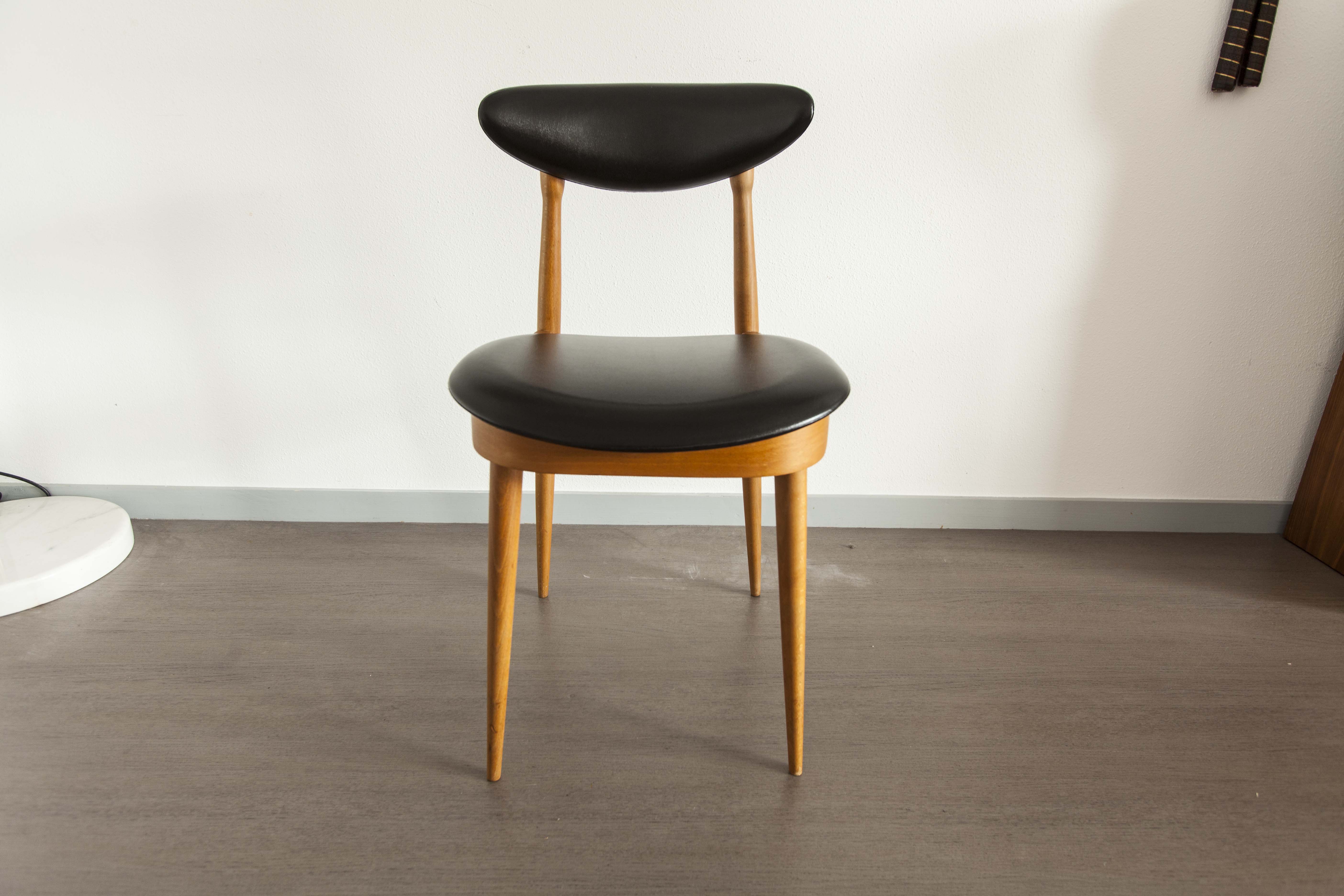 Pair of chairs  Baumann modèle "pégase"