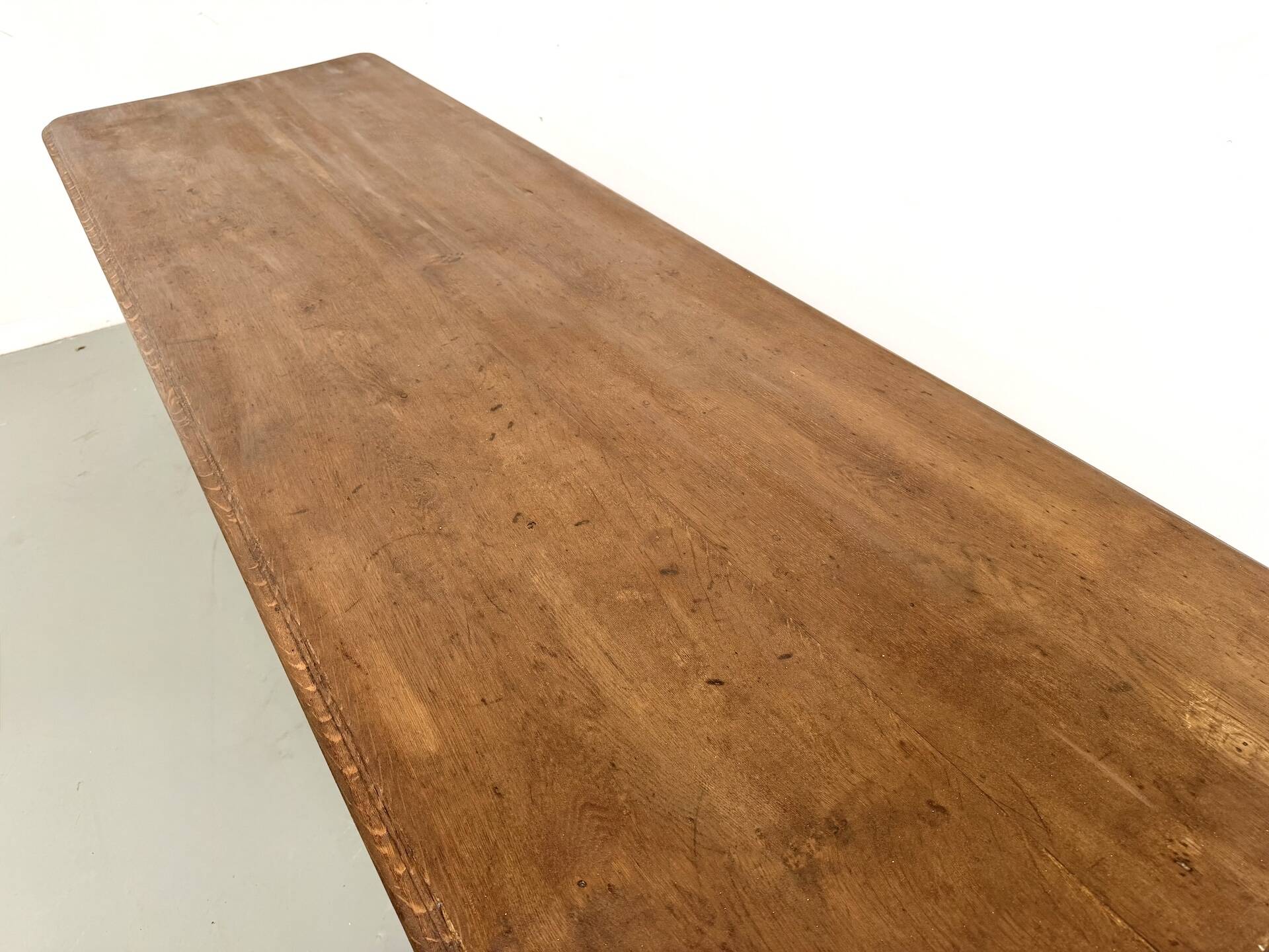 Table en chêne massif à 6 pieds tournés (1900)