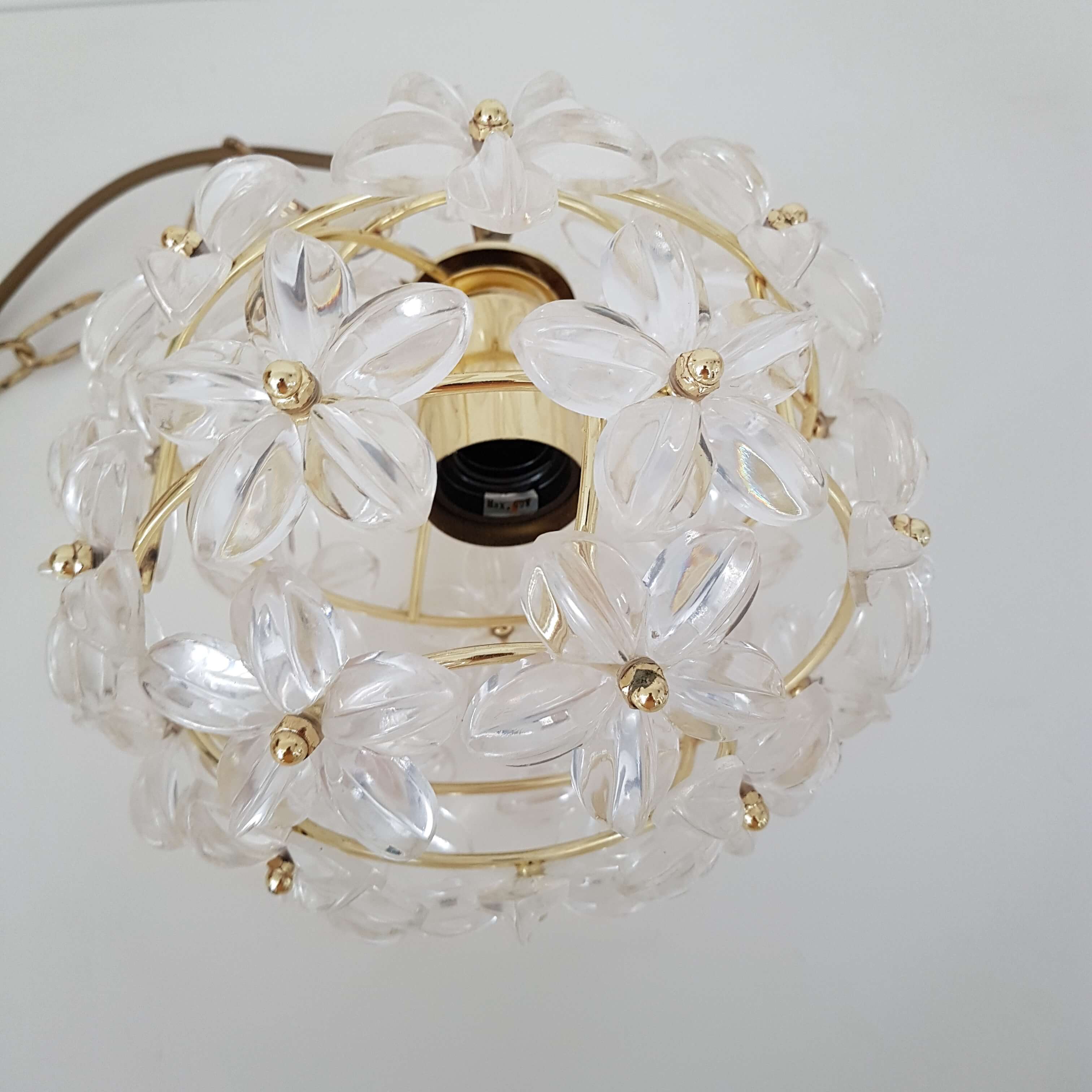 Hanging ball flowers style seventies