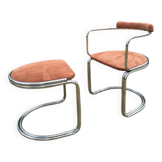 Chaise vintage tubulaire et repose pieds