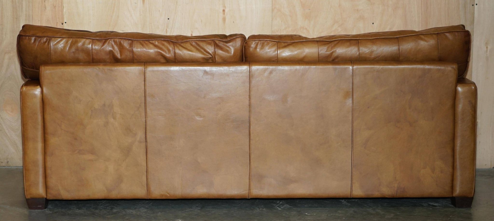 Three-seater leather sofa Viscount William Halo Timothy Oulton