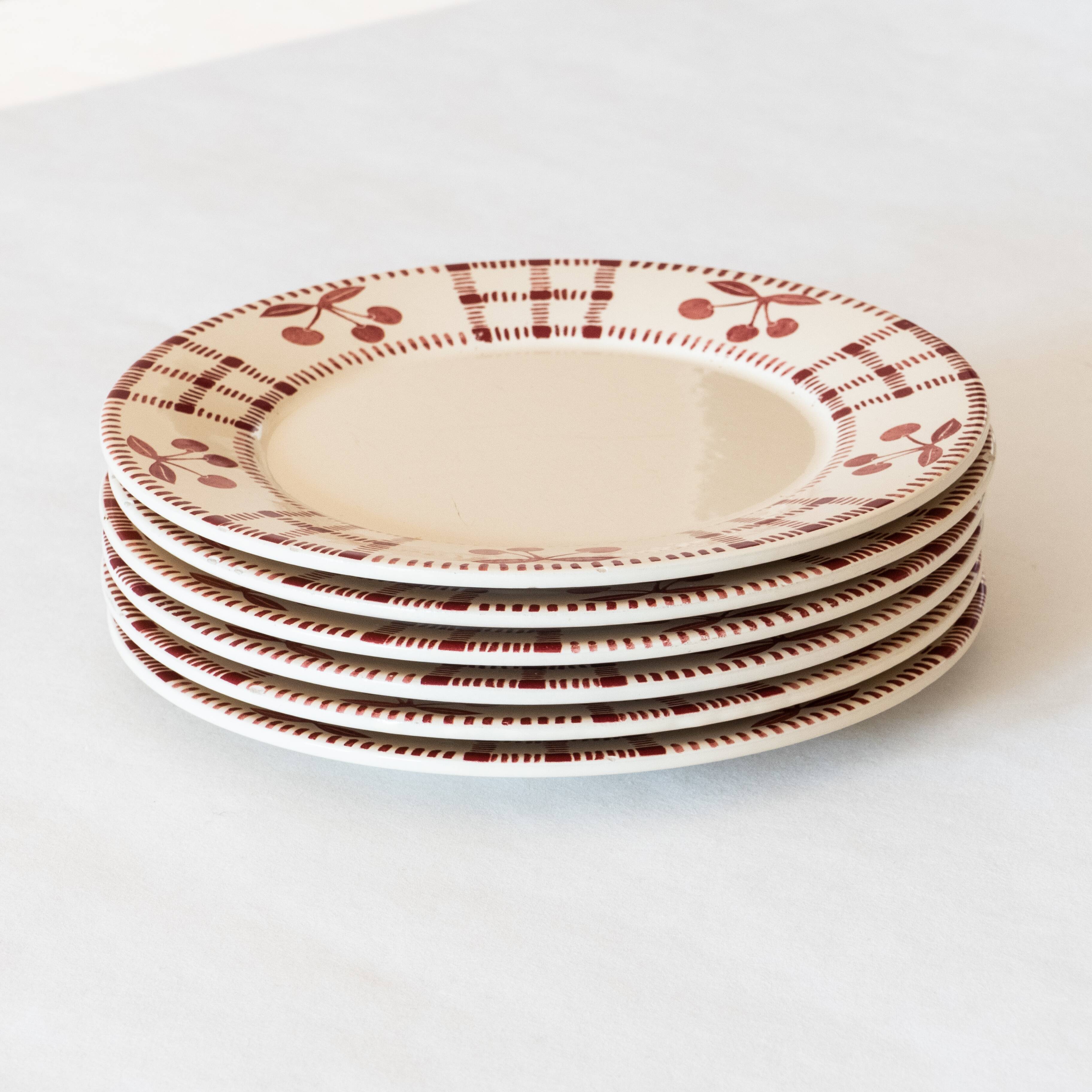 6 assiettes anciennes peintes à la main décor cerise