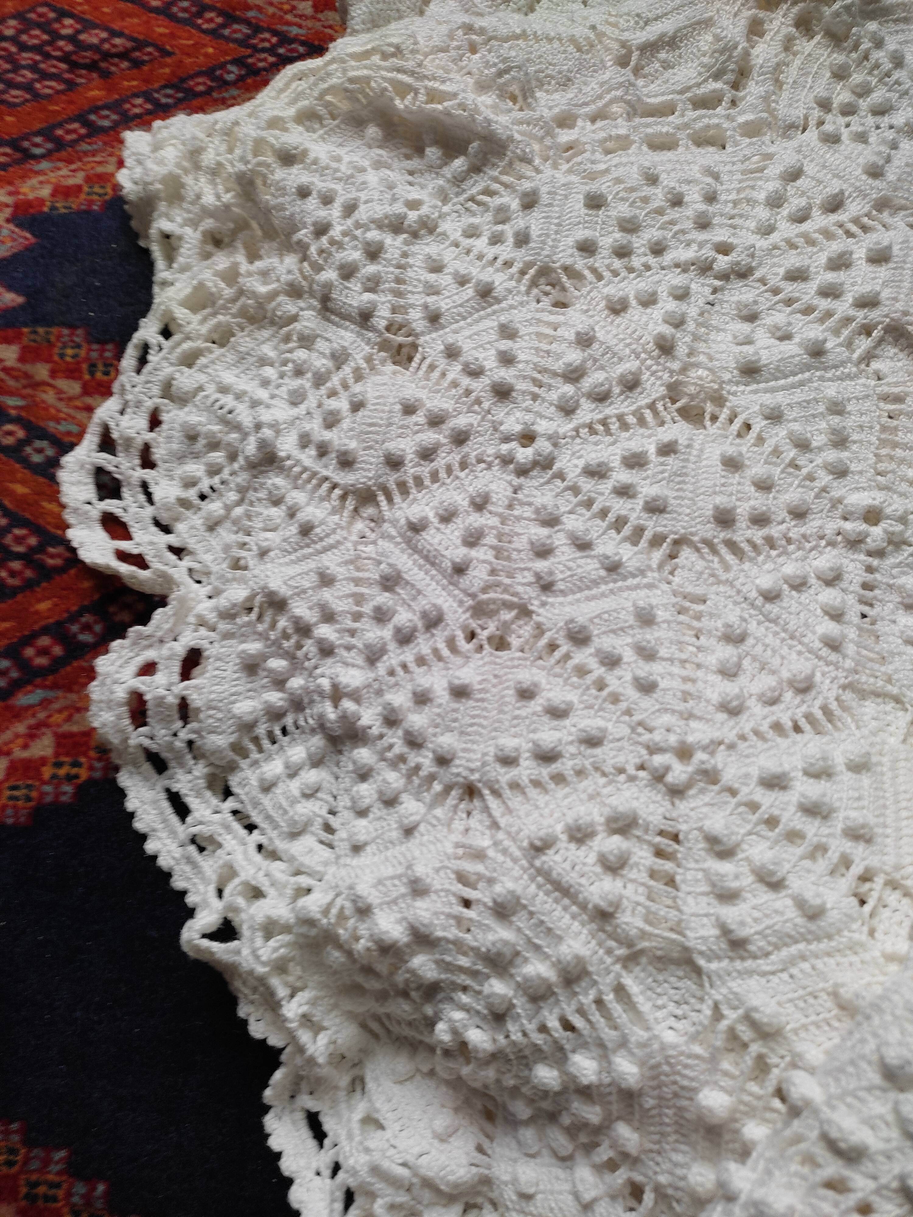 White crochet bed cover