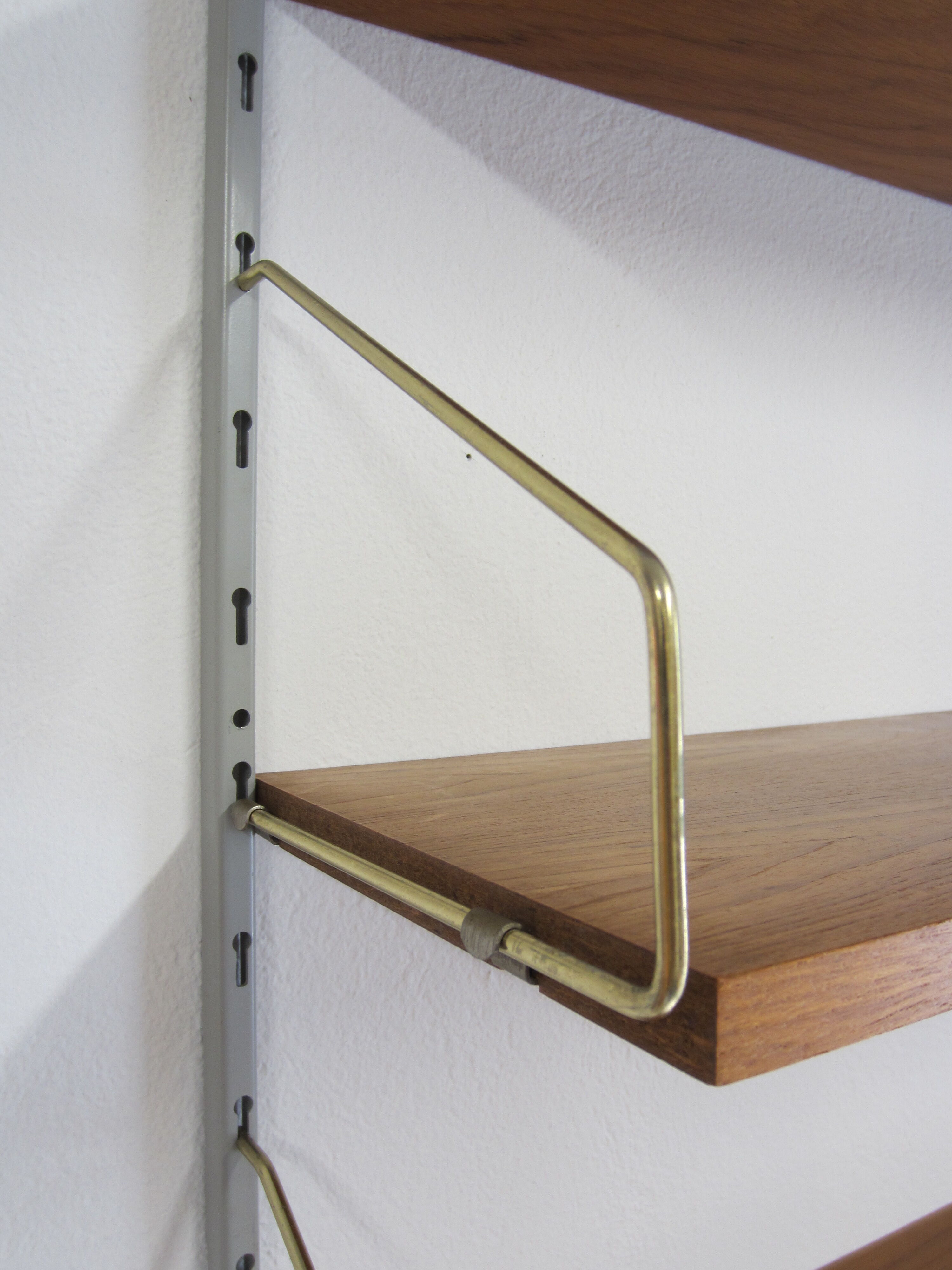 Scandinavian modular wall shelf