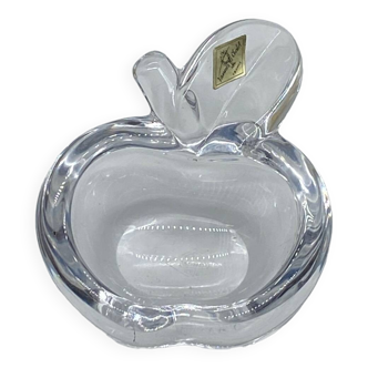 Empty pocket, apple