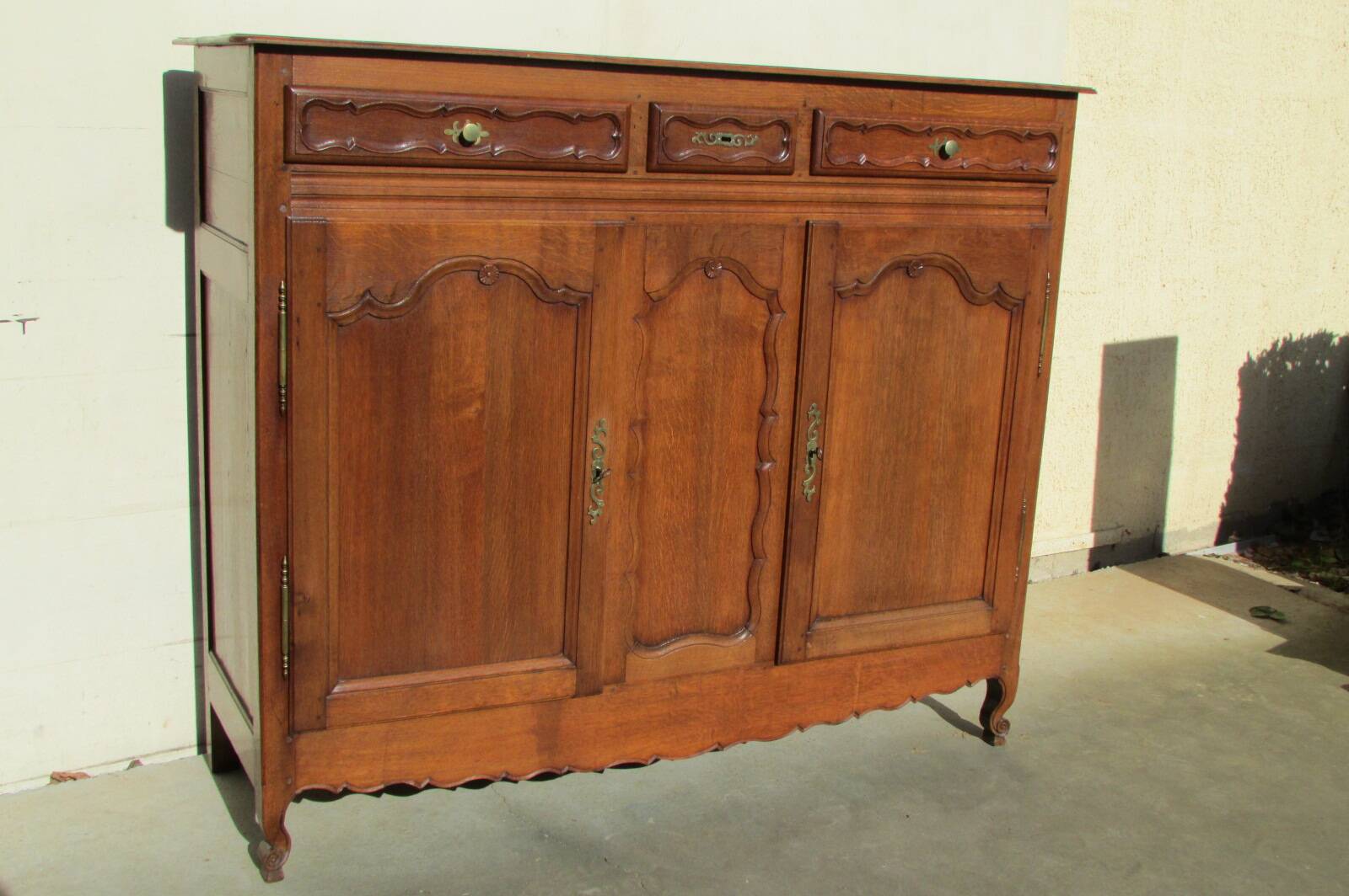 Very large manor sideboard, late 19th century, solid oak