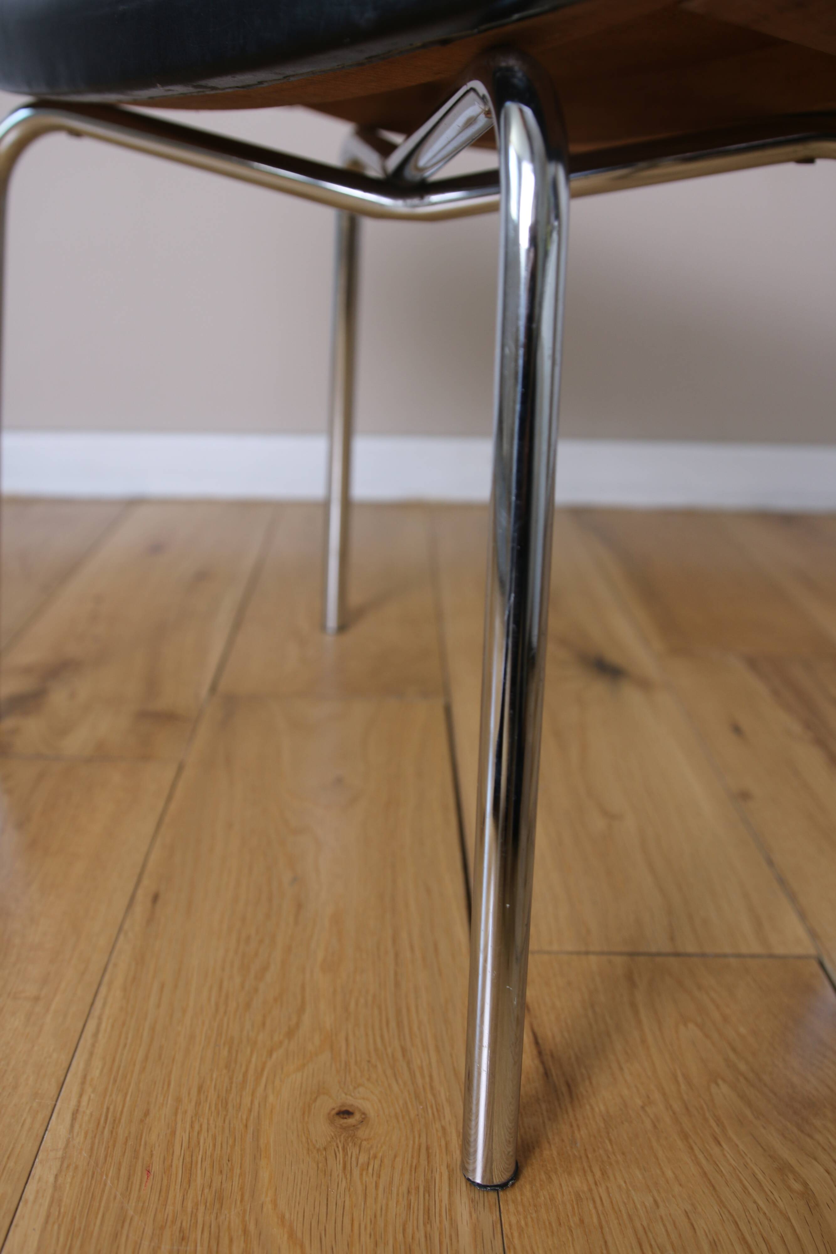 Stool, Footrest “Bull” Pierre Guariche, Meurop, 1950-60