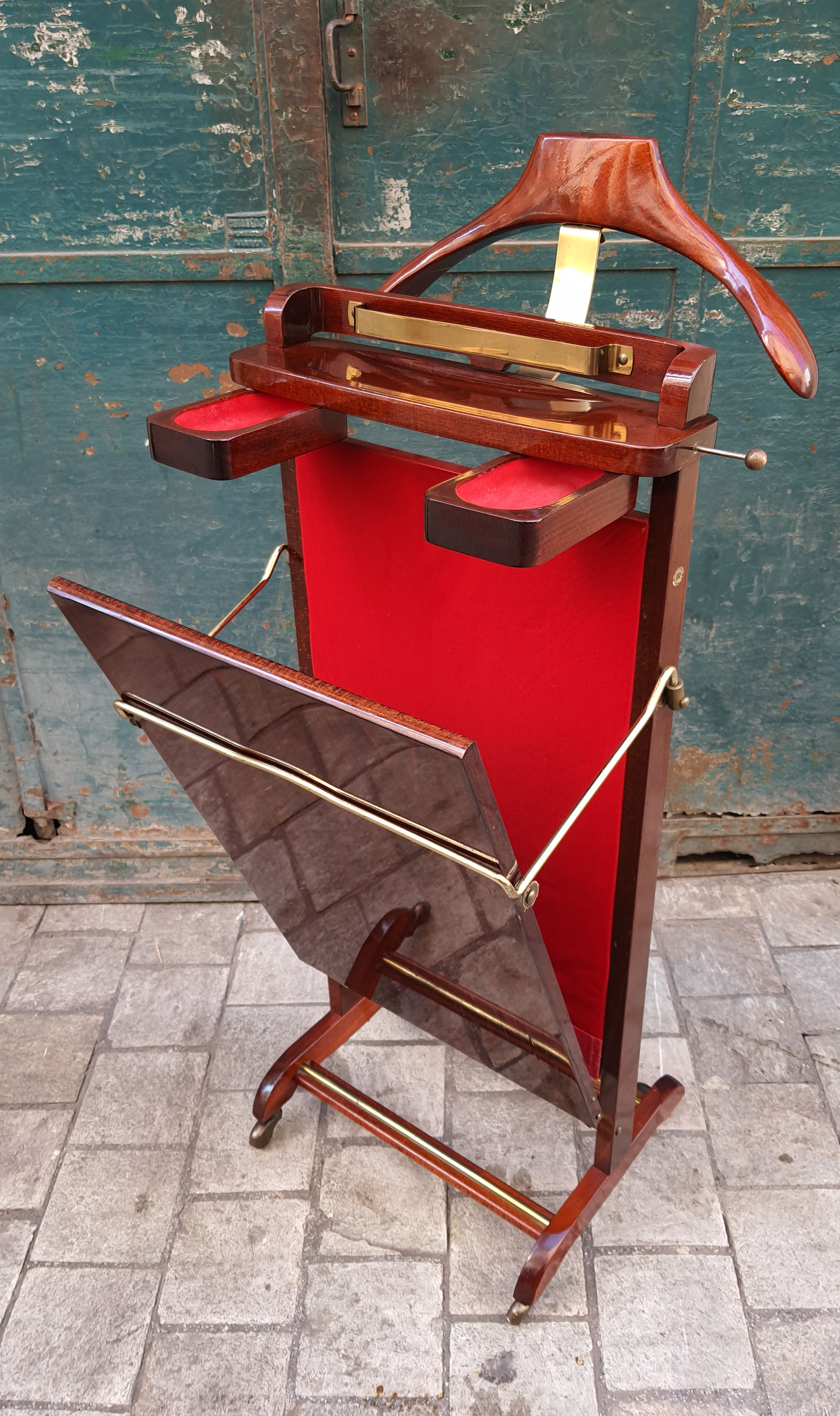 Night valet to Fratelli Reguitti