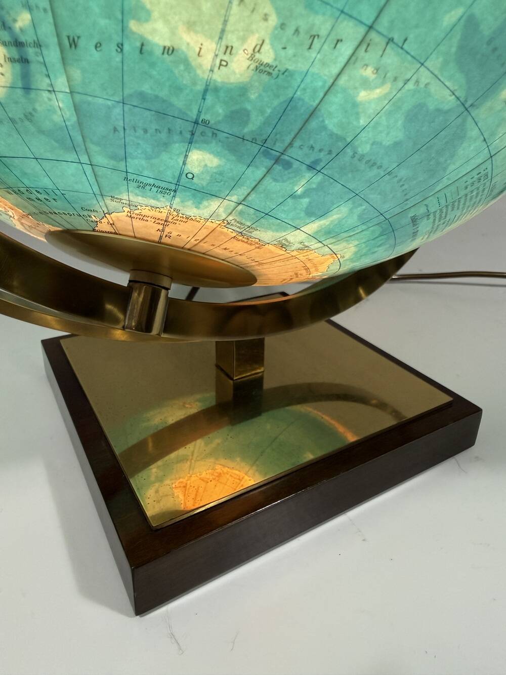 Lampe de table globe Paul Vestergaard Columbus Verlag Allemagne