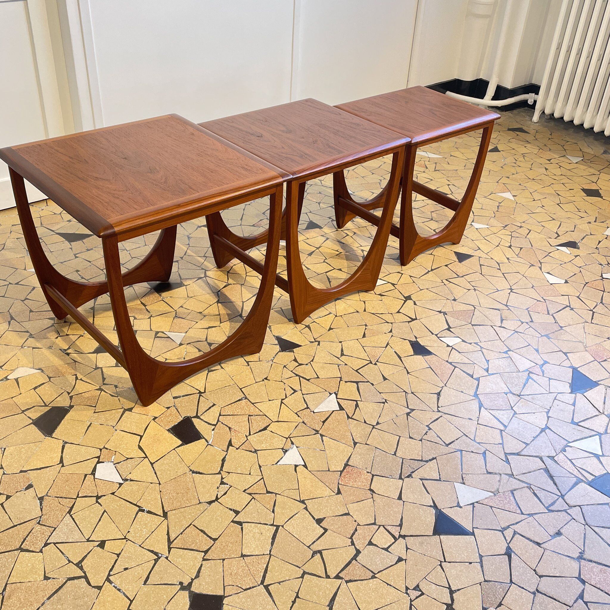 Teak trundle coffee table