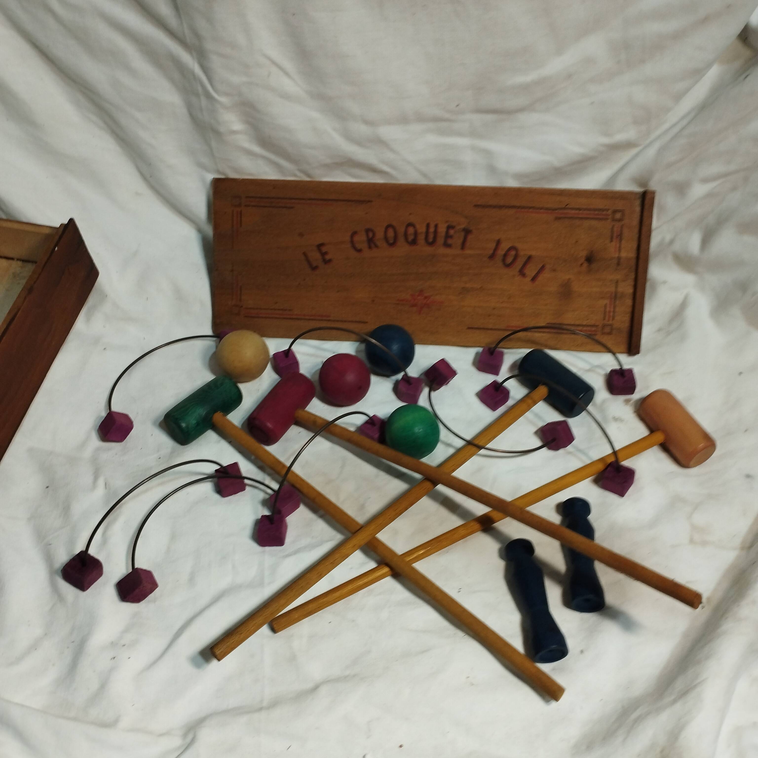 old wooden parlor croquet game "le croquet joli" in its box
