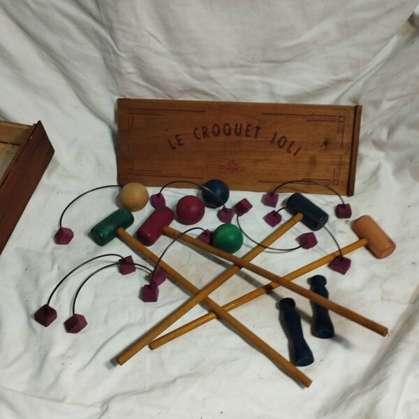 Ancien jeu de croquet de salon en bois ''le croquet joli