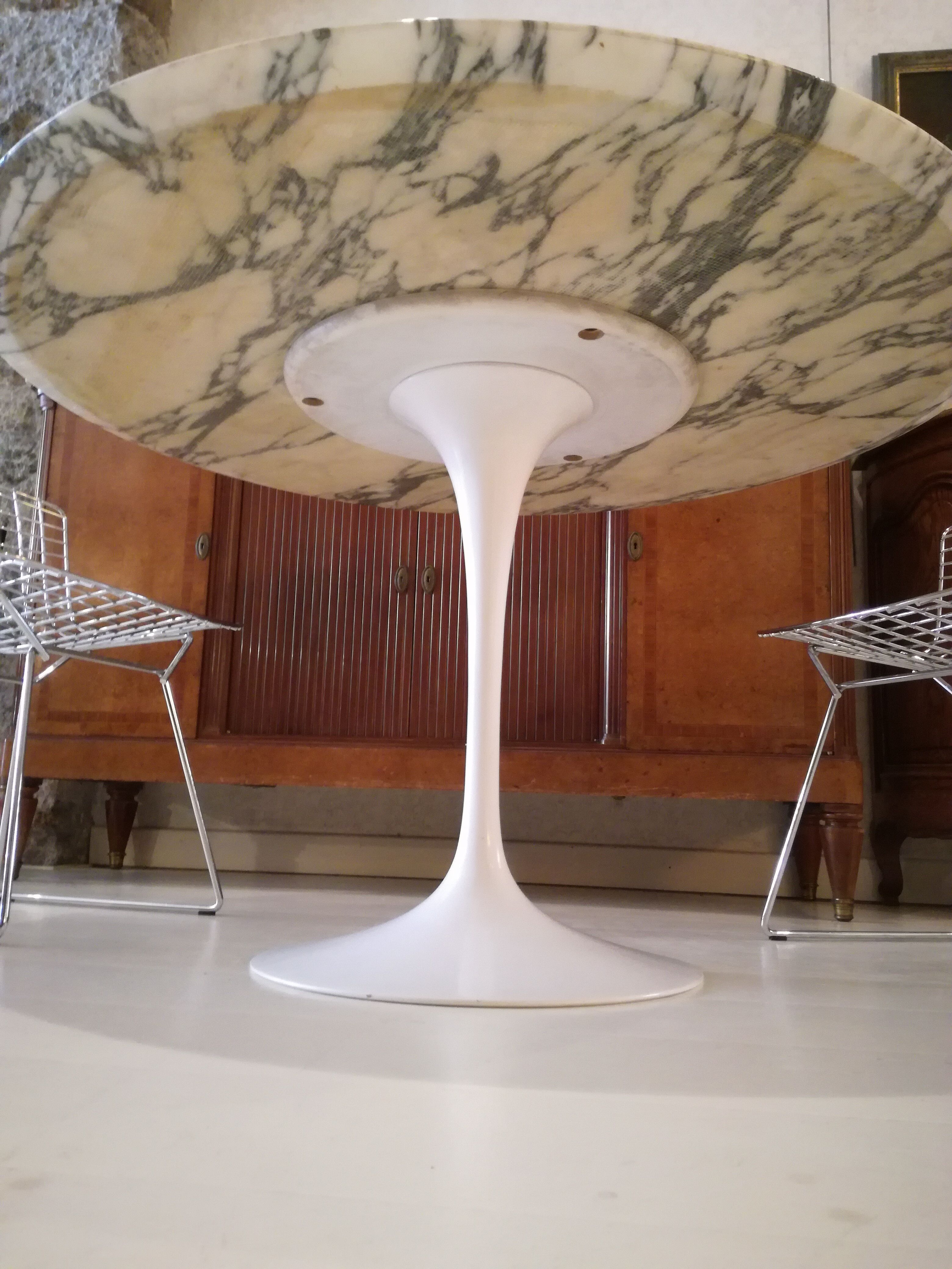 Table tulip Knoll by Eero Saarinen