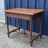 Table d'appoint en noyer de style Louis XIII