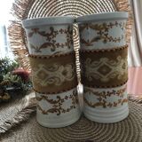 2 vases, English style pots