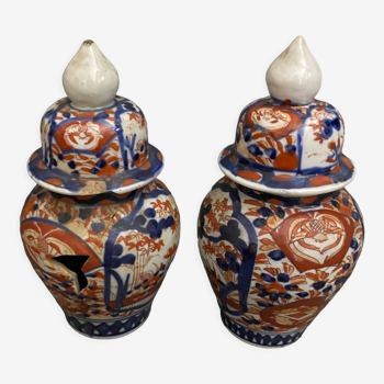 Paire de vases d'Imari Japon Pots couverts 1900