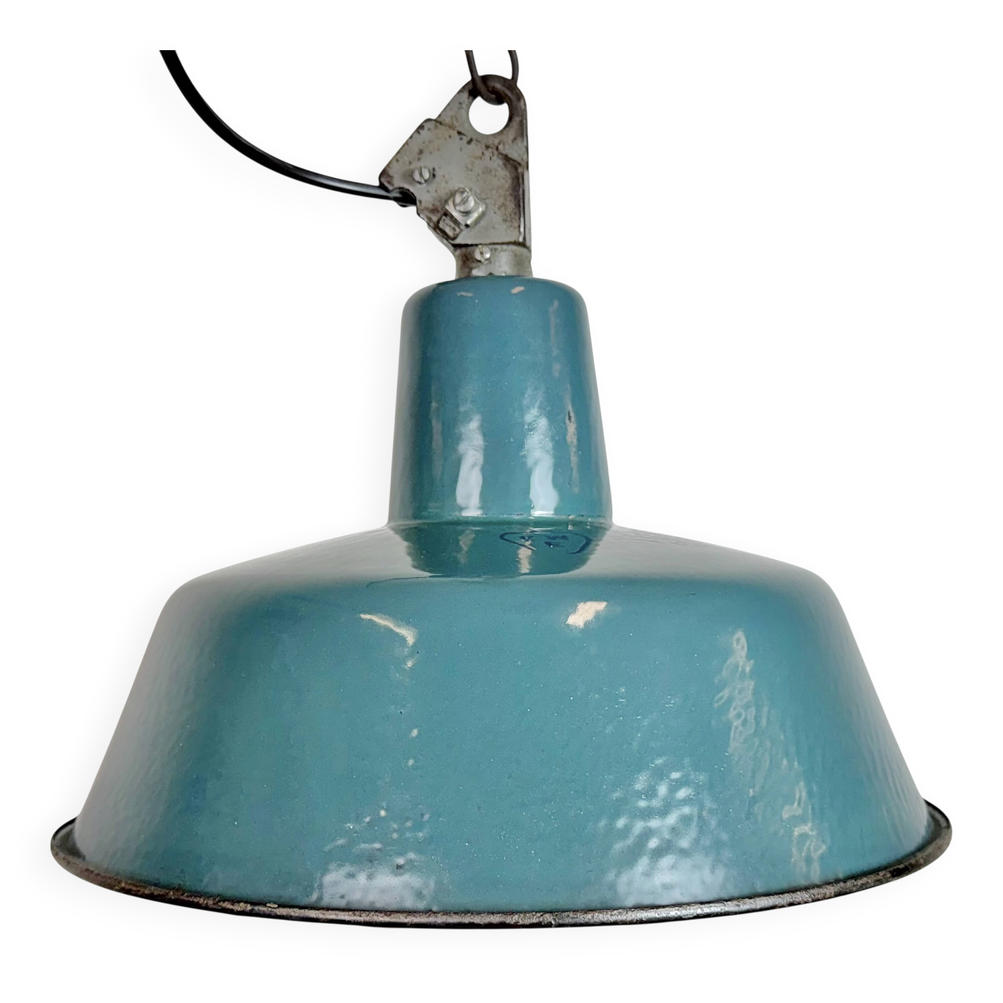 Lampe d'usine en émail pétrolier industriel avec dessus en fonte, années 1960.