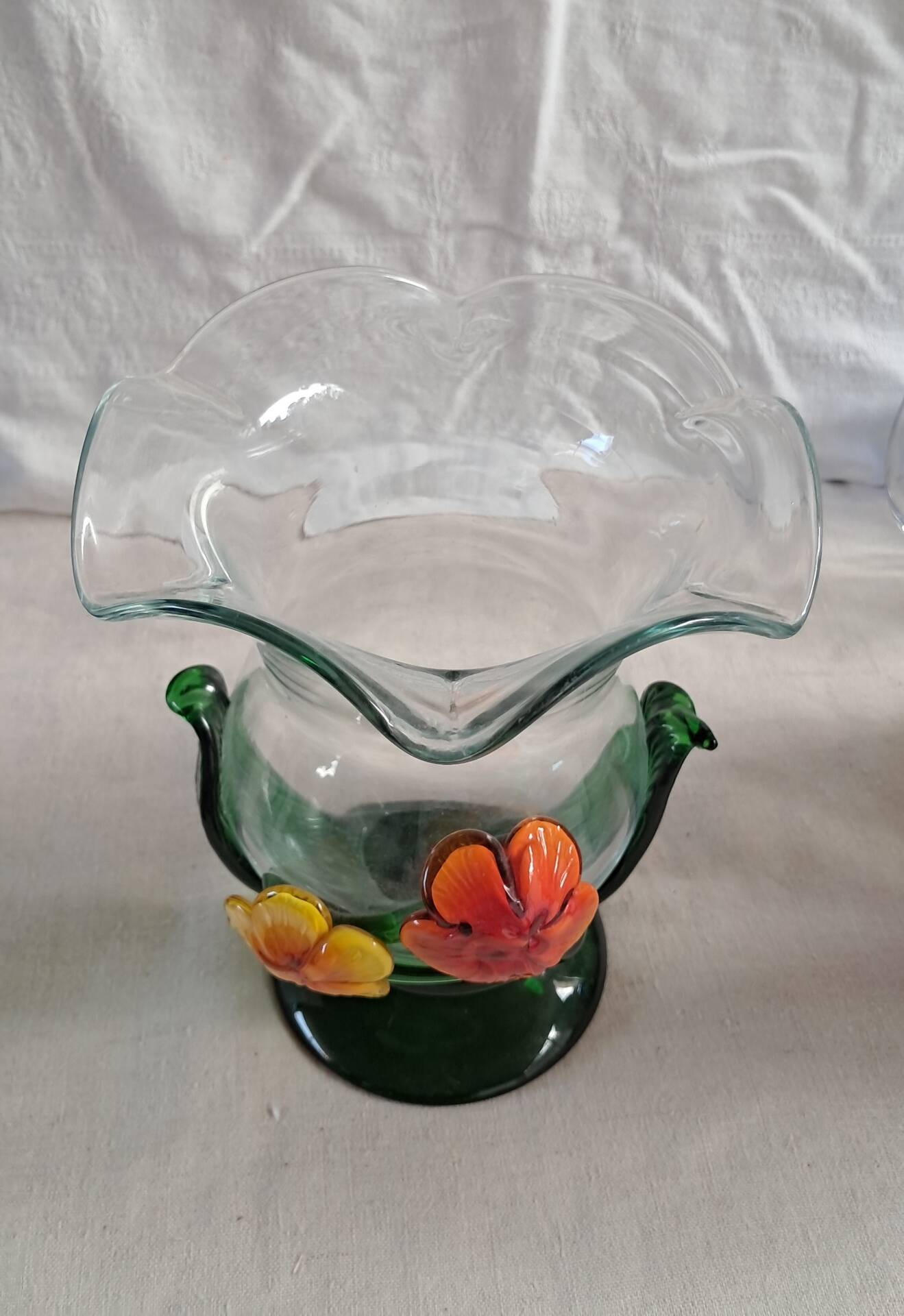 Vintage corolla vase in blown glass with applied flowers – Mura style