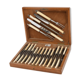 Coffret 29 pièces en métal argenté