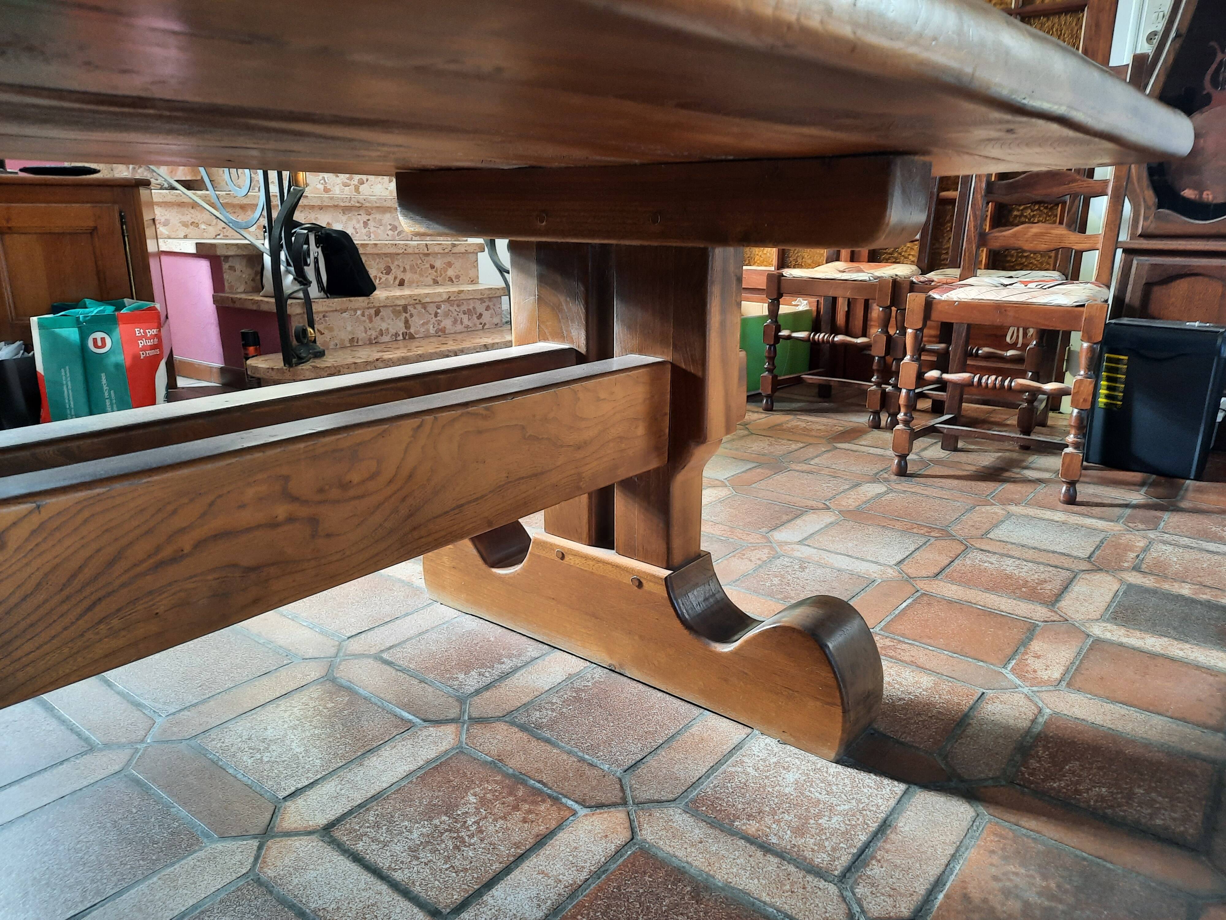 Table monastère en orme massif – grand format (260 x 118 cm)