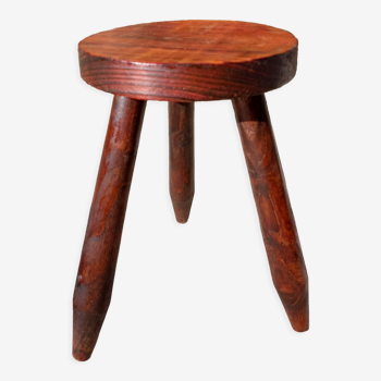 Round tripod stool