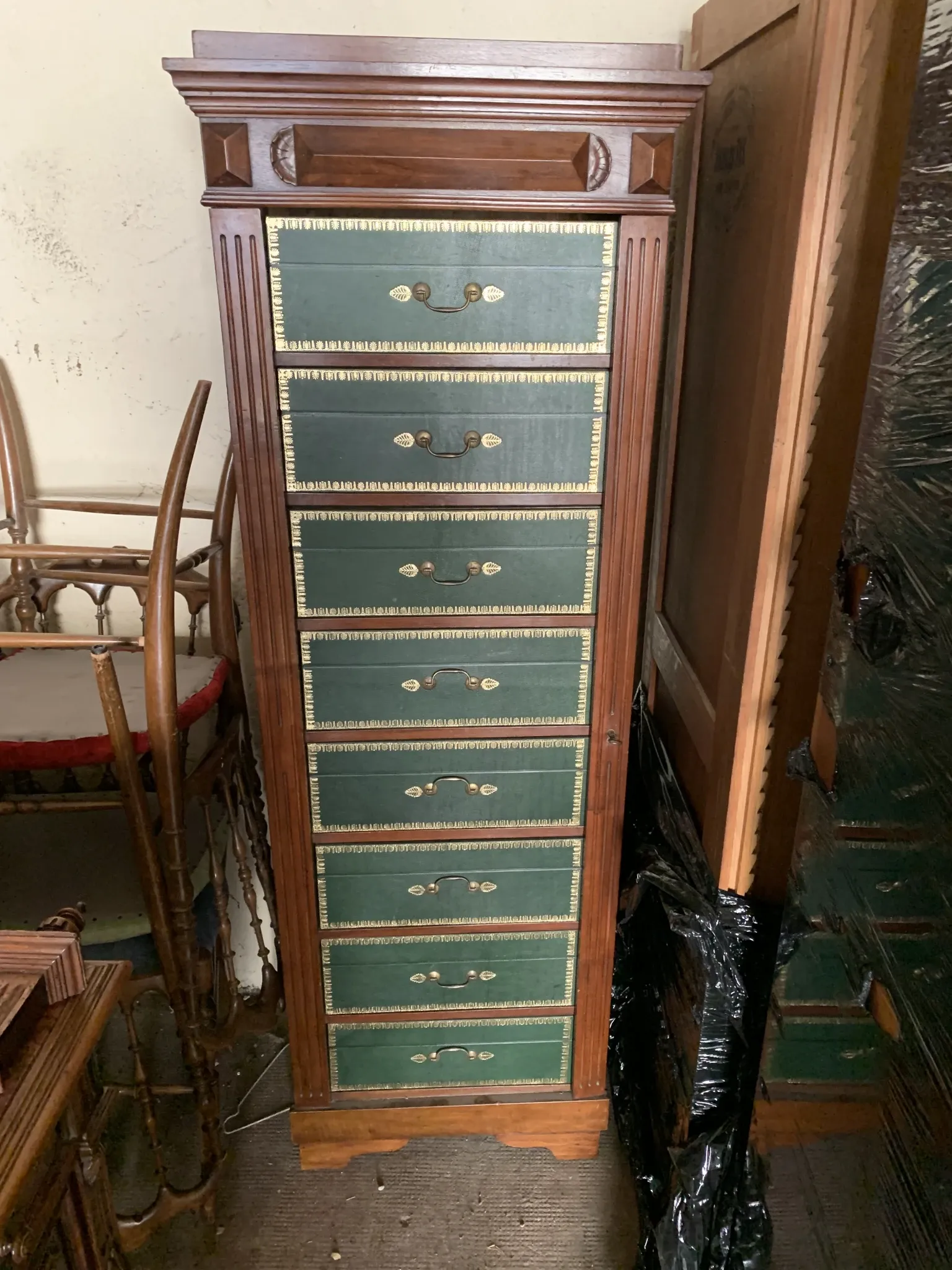 mahogany cabinet in perfect condition