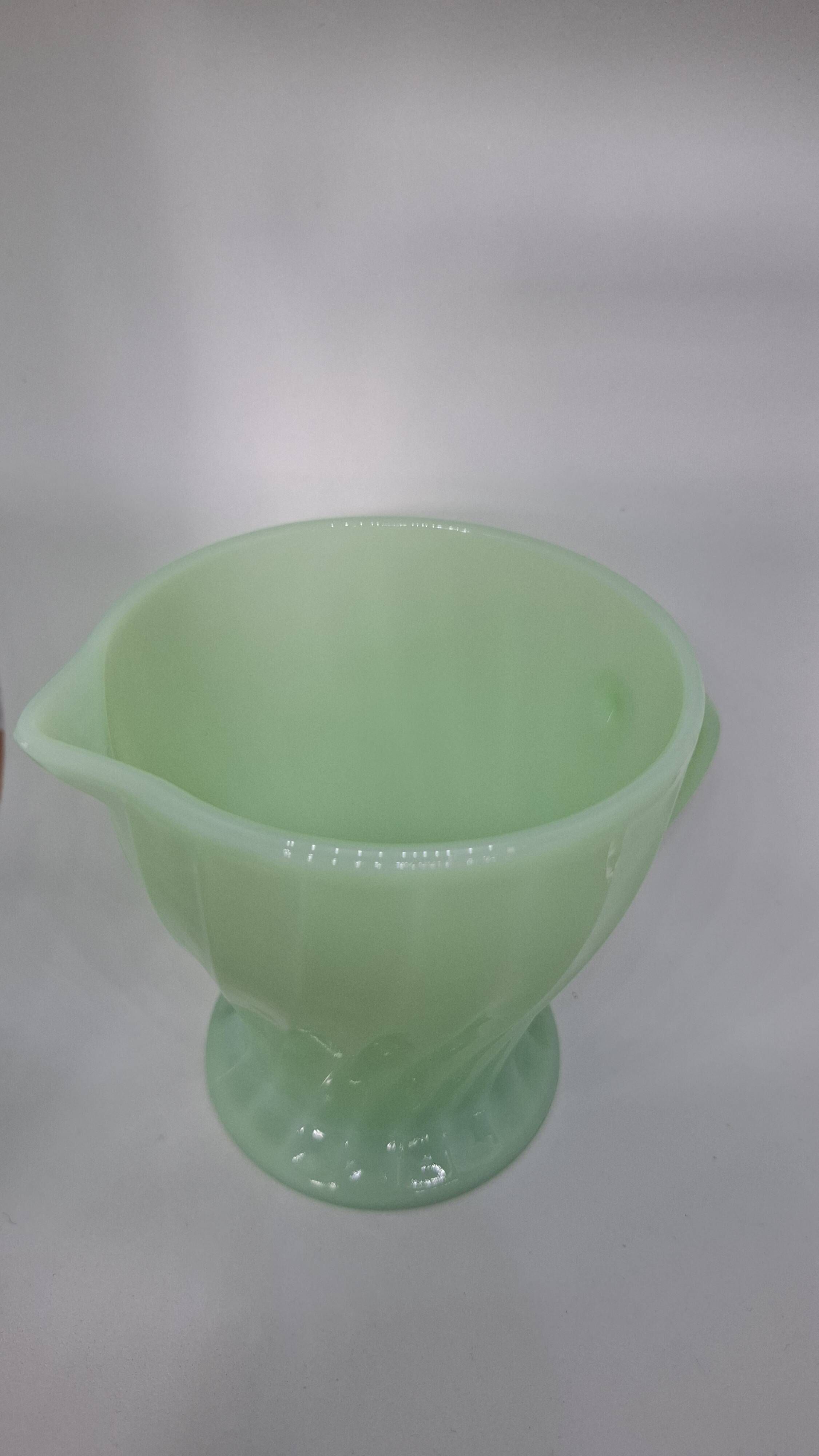 Vintage Fire-King Jadeite Swirl/Shell Coffee Set – 6 Pcs (Original Label)