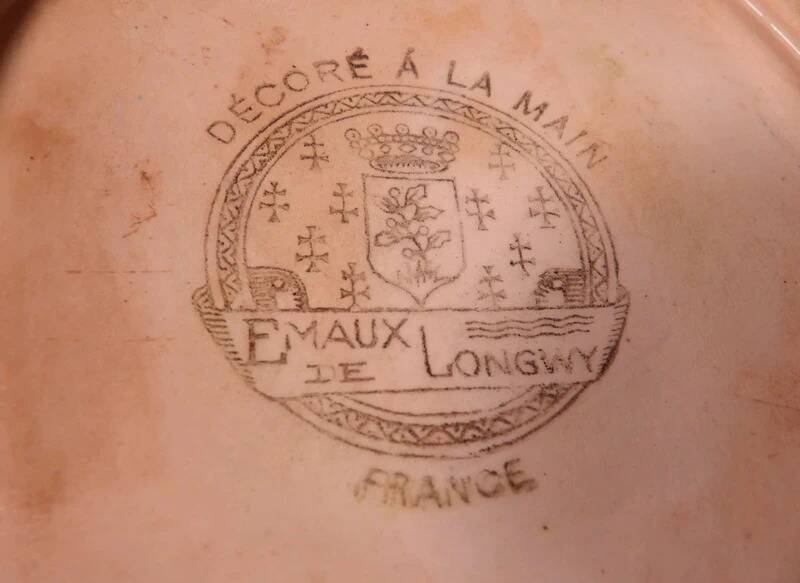 Longwy enamels – Important lobed plate with polychrome floral decoration, 20th century