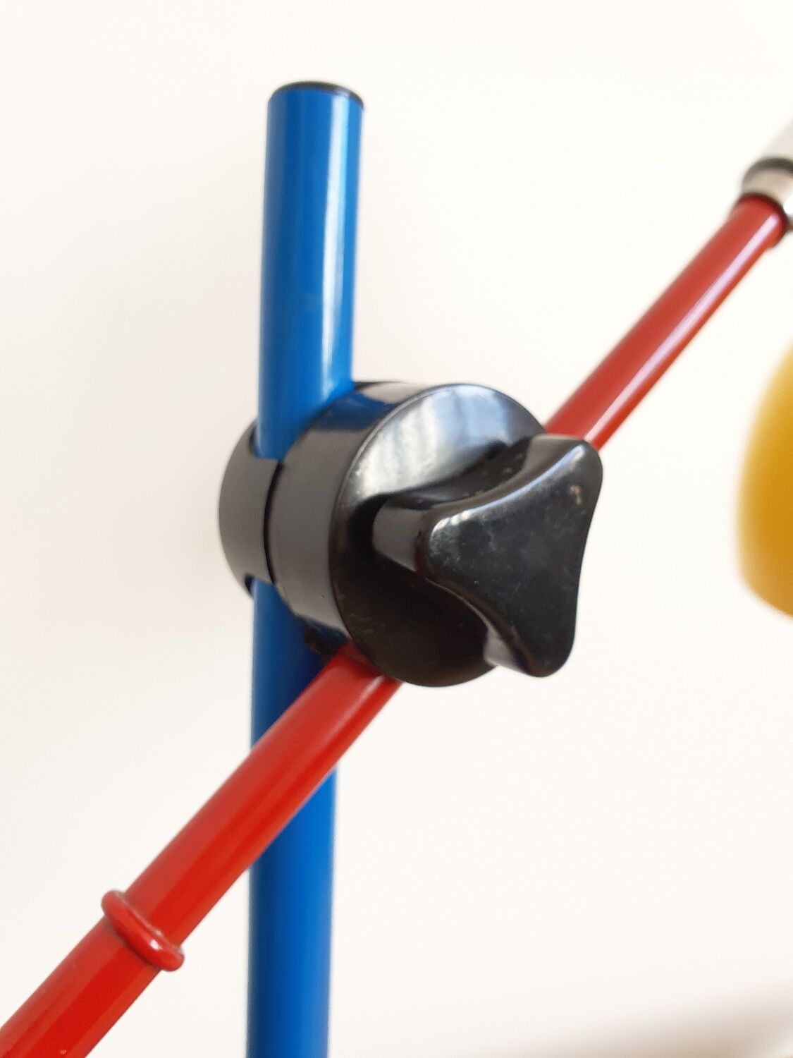 Memphis balance lamp